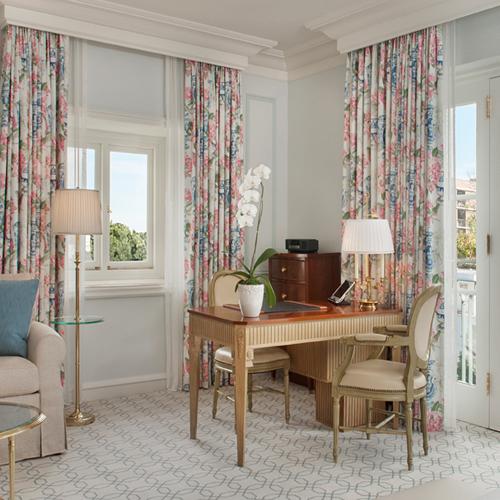 Grand Deluxe Guest Room