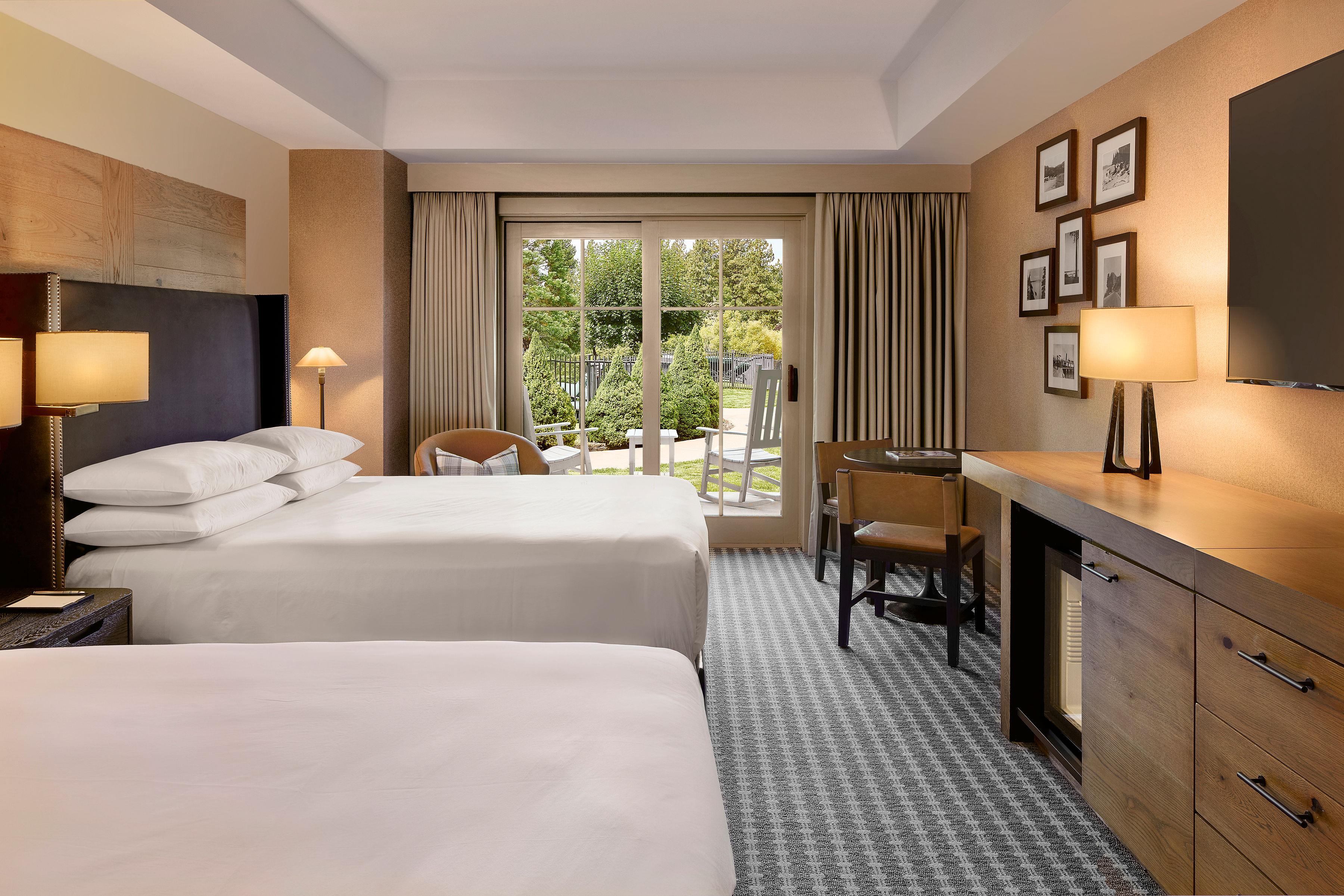 1 King Bed or 2 Queen Bed Patio Pool View