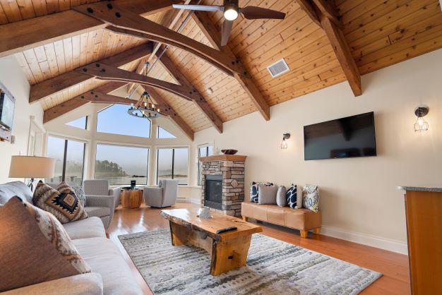 Marine Lodge