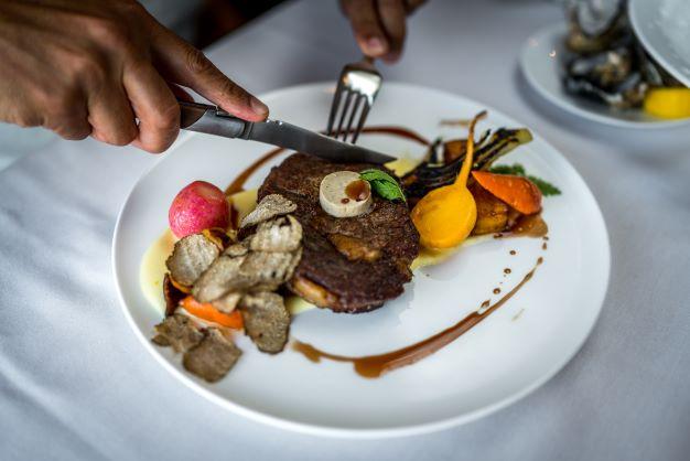 Sonora Resort, Canada — Sonora Resort - Tyee Dining Room - Cuisine