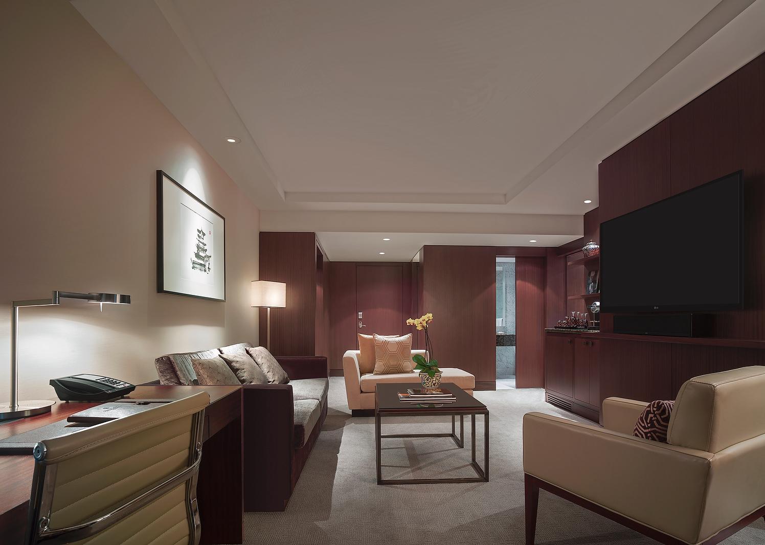 Deluxe One Bedroom Suite