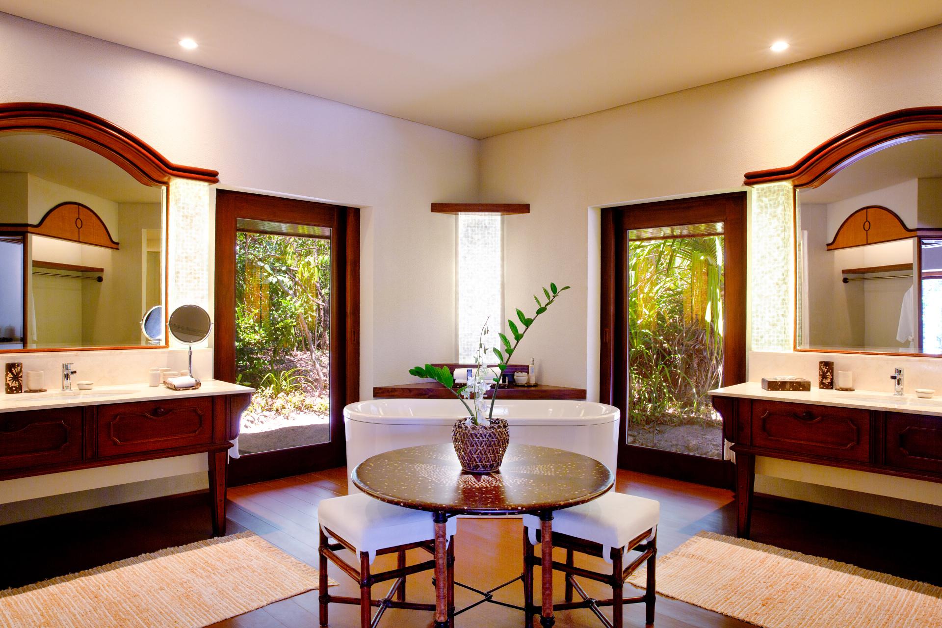 Treetop Pool Casitas