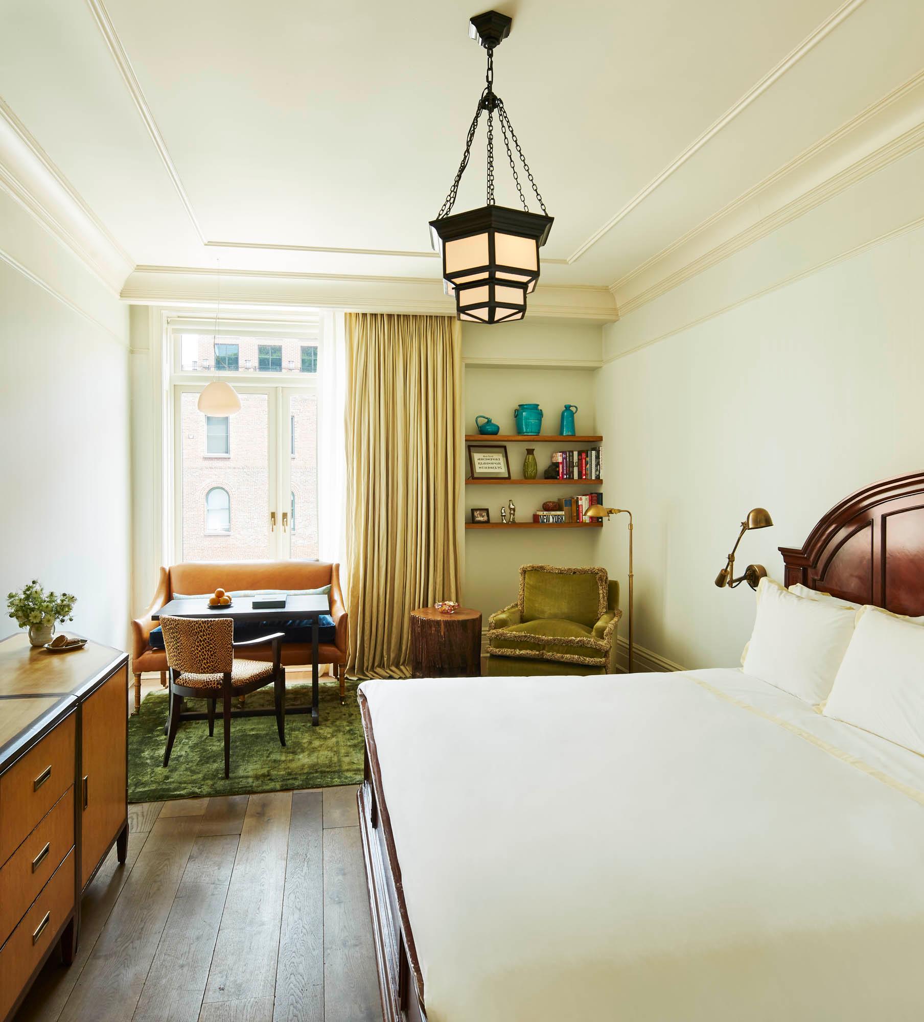 Superior King Room with Soaking Tub