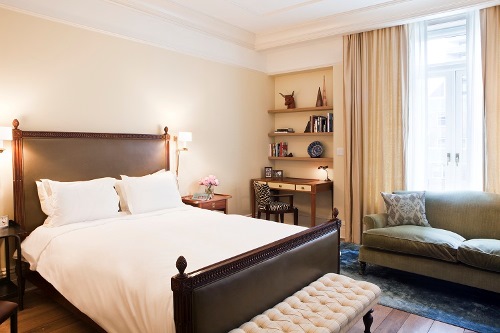 Courtyard Room with Soaking Tub