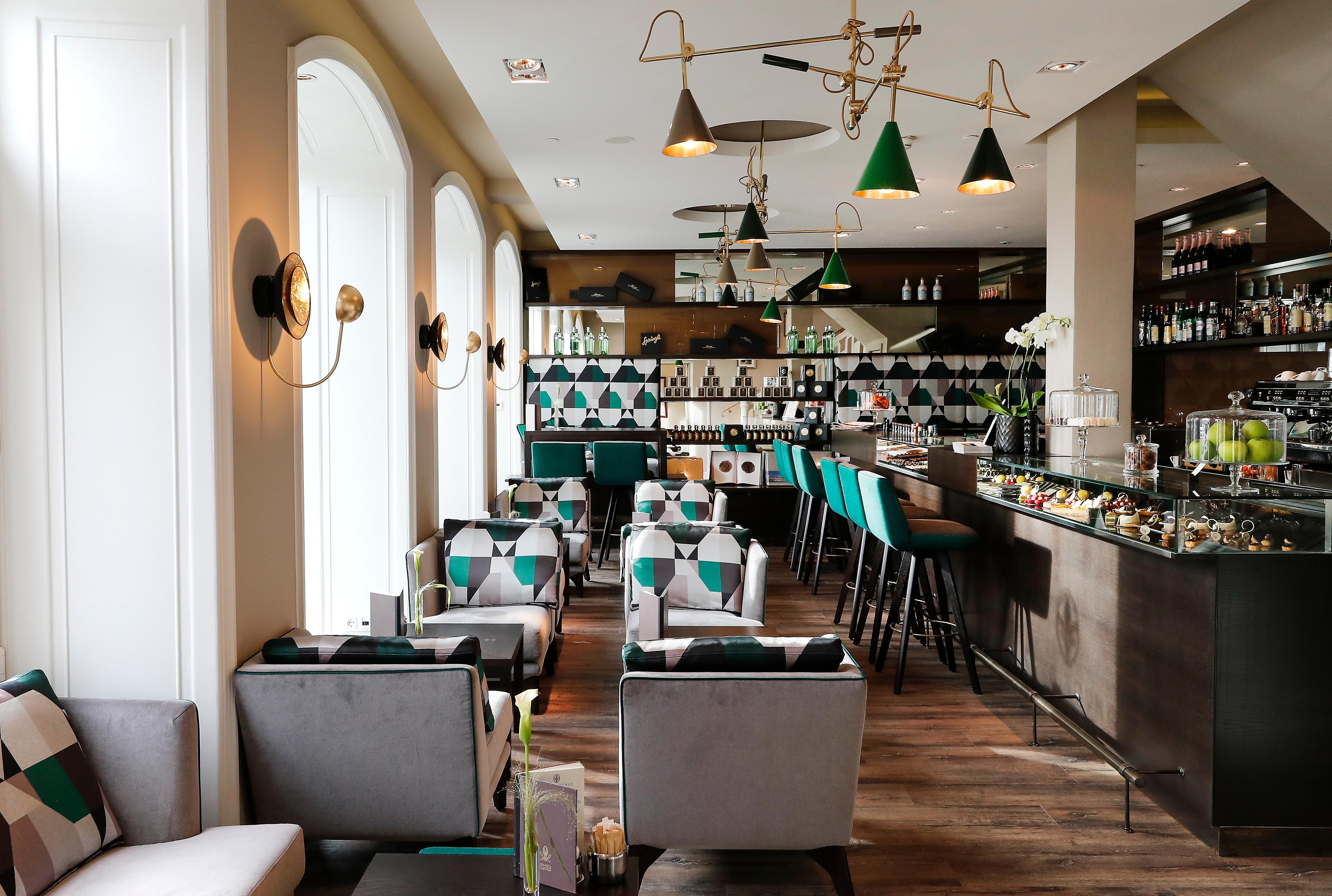 Fairmont Hotel Vier Jahreszeiten, Germany — Fairmont Hotel Vier Jahreszeiten - Condi Lounge