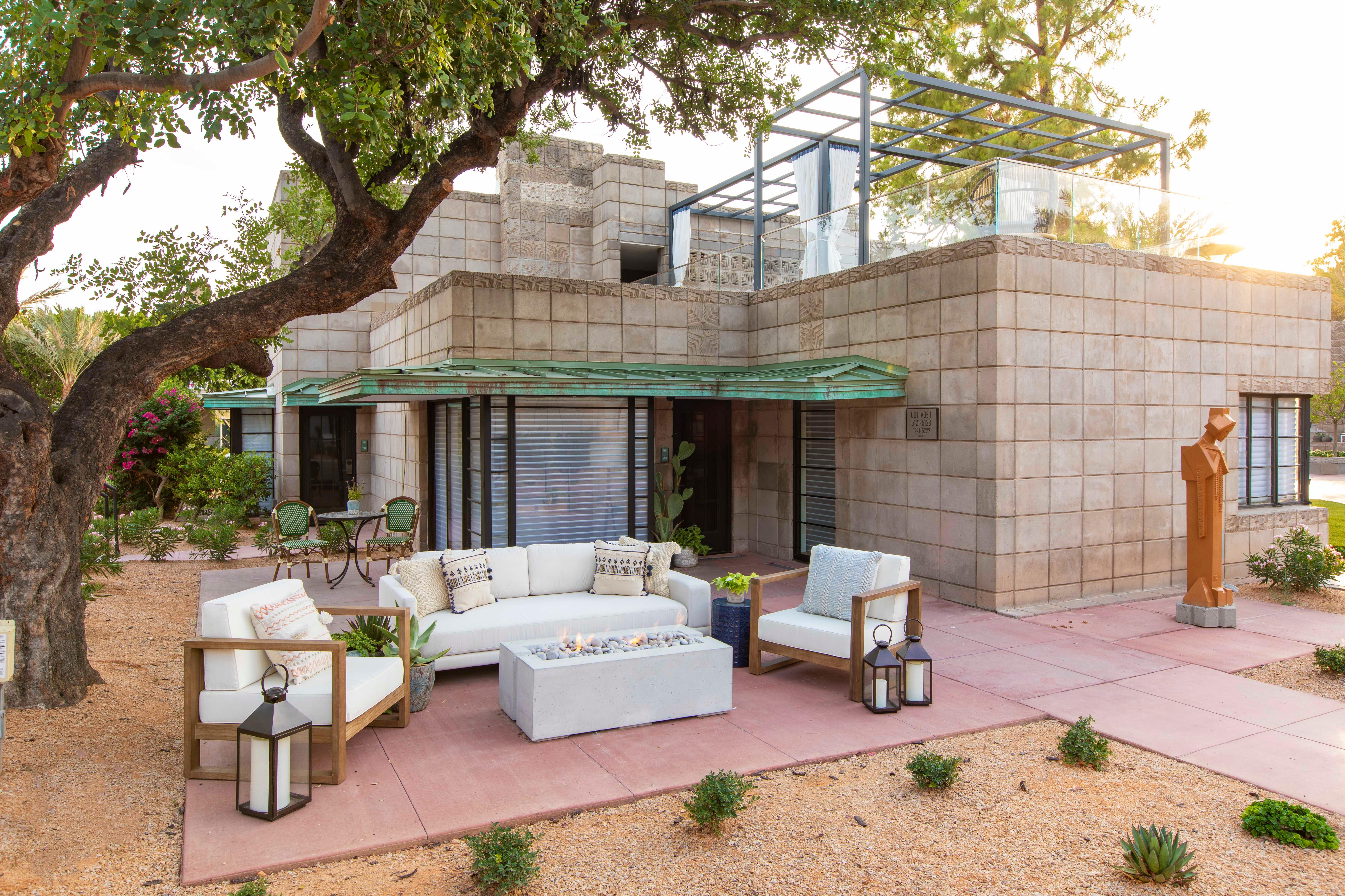 Citrus Club Cottage Suite - Patio Firepit