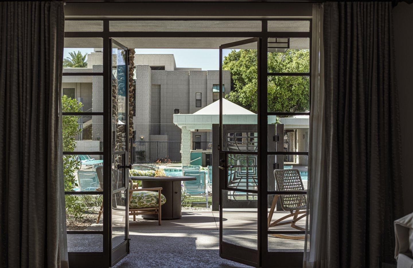 Paradise Poolside Resort Room with Fire Pit