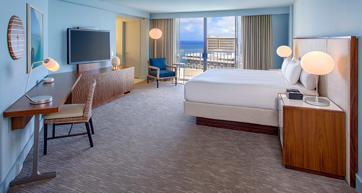 1 King Bed, Ocean View