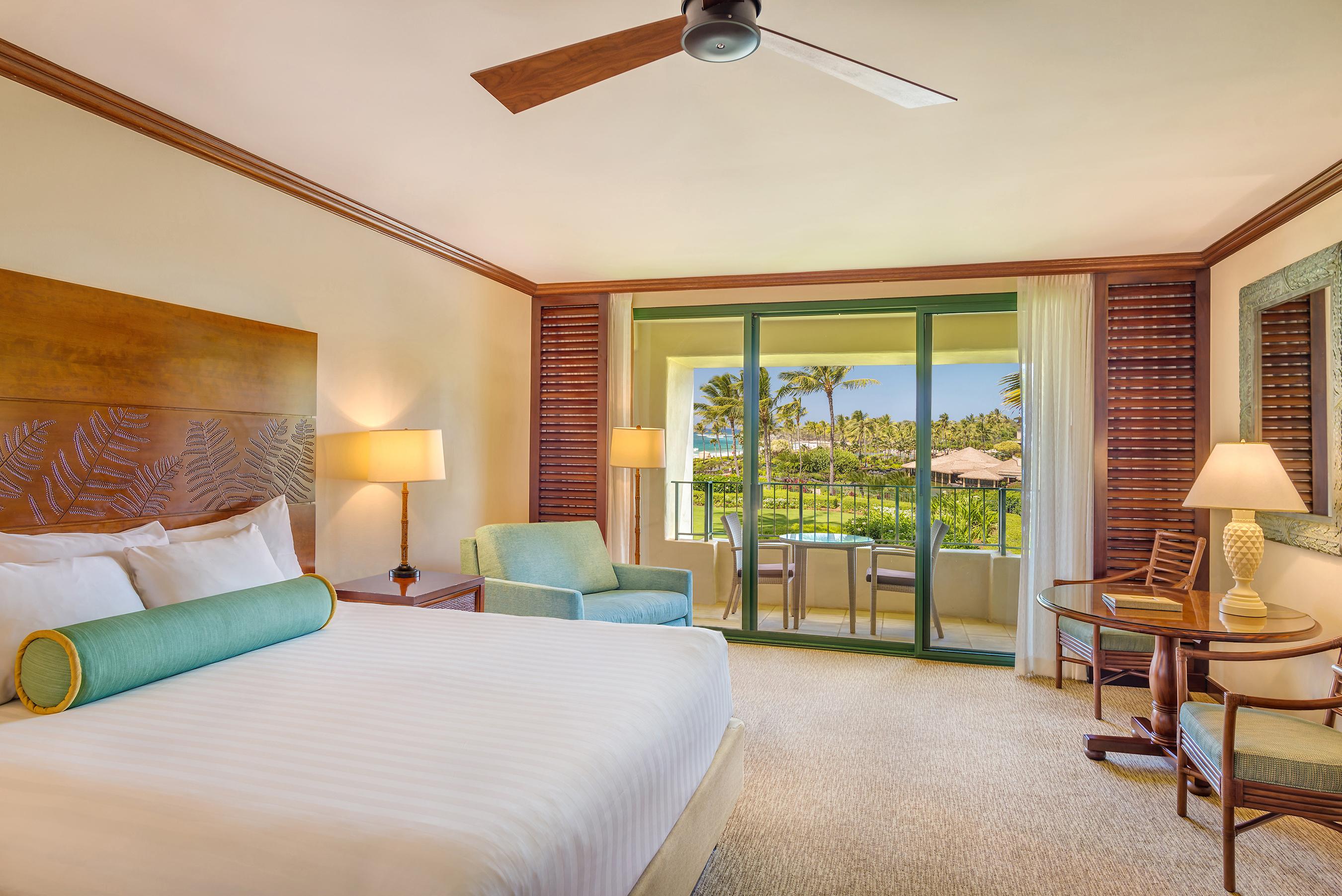 King Bed / Partial Ocean View - 500 sq ft