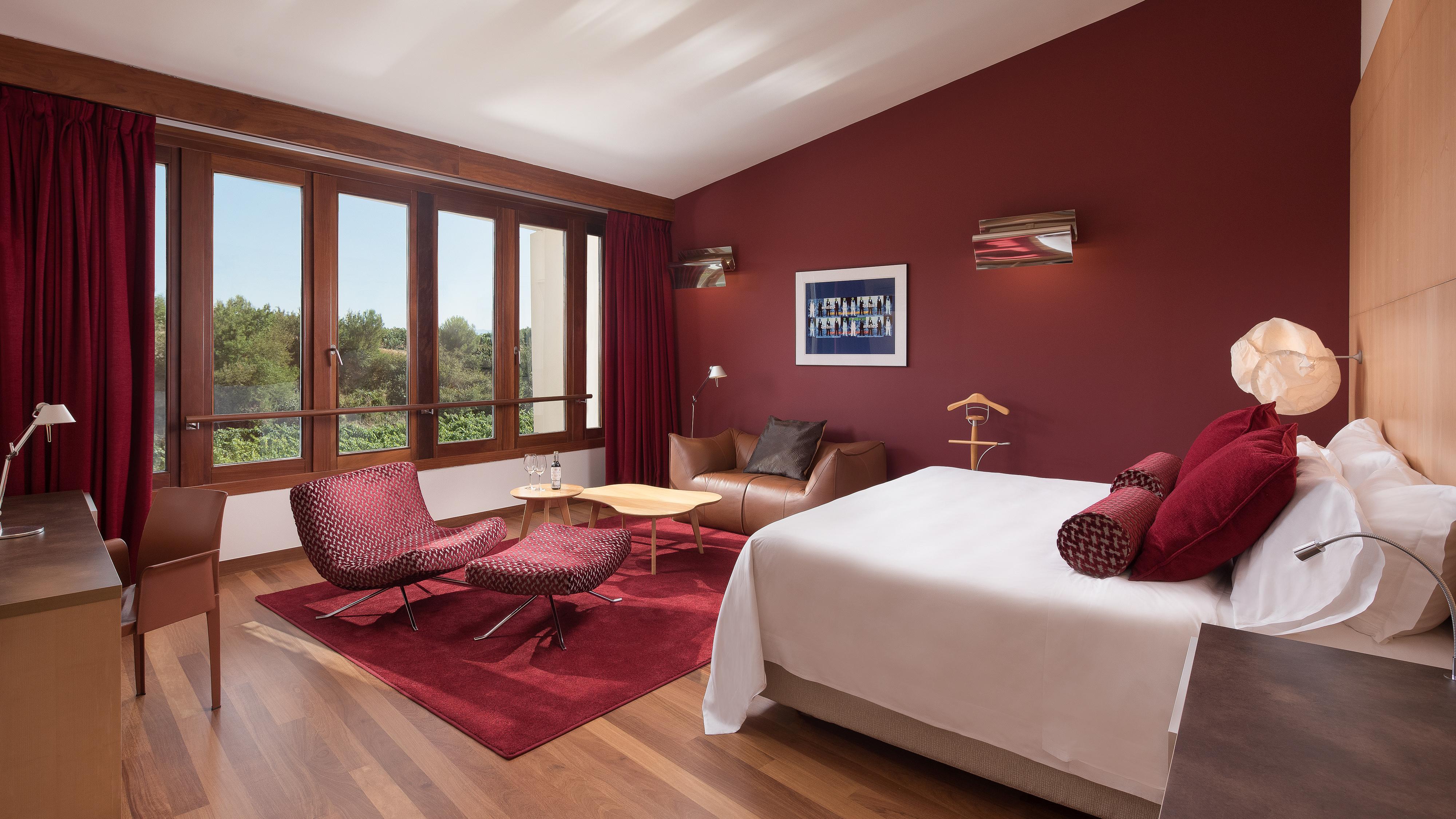 Deluxe SPA Wing Room