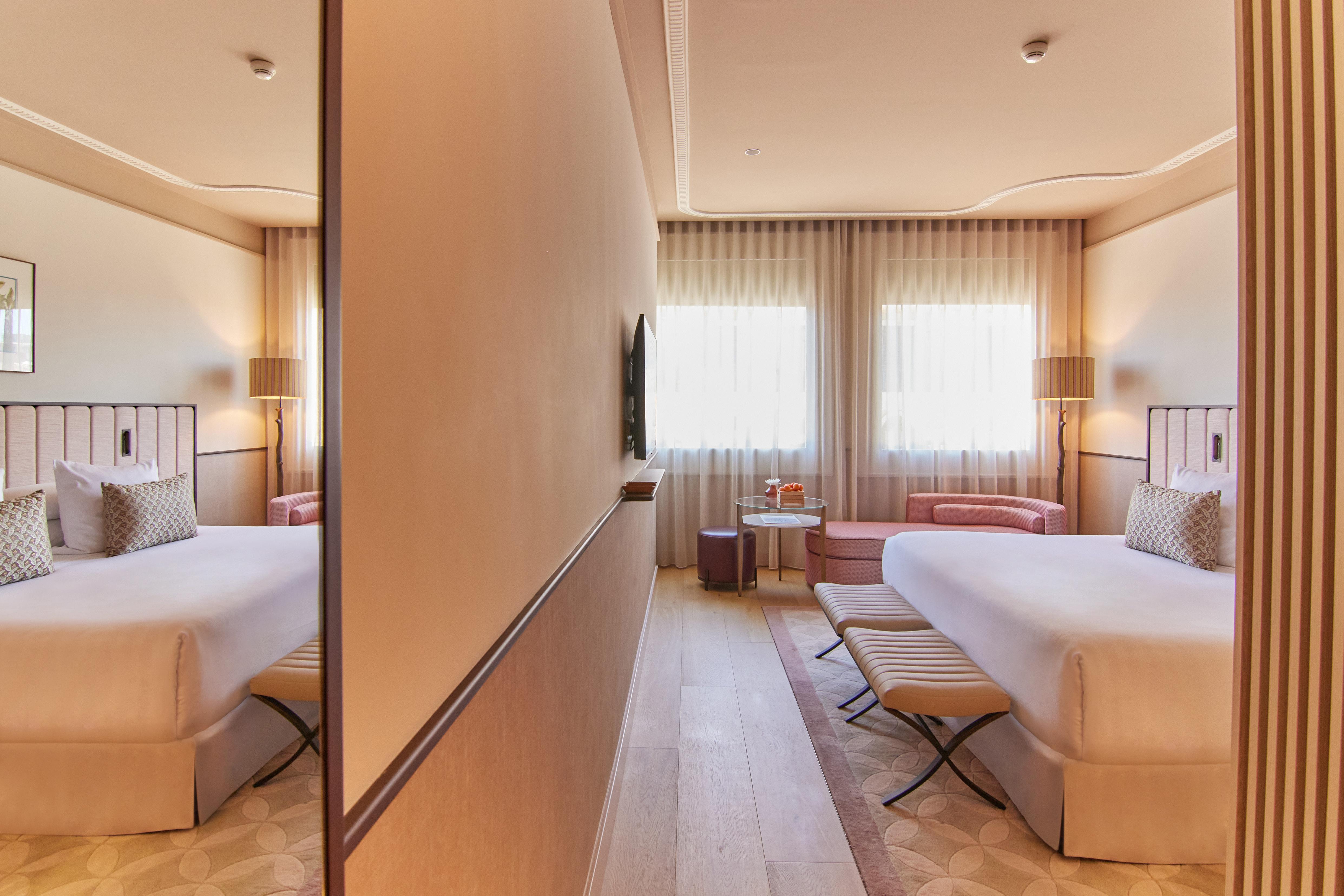 Delxue King Room