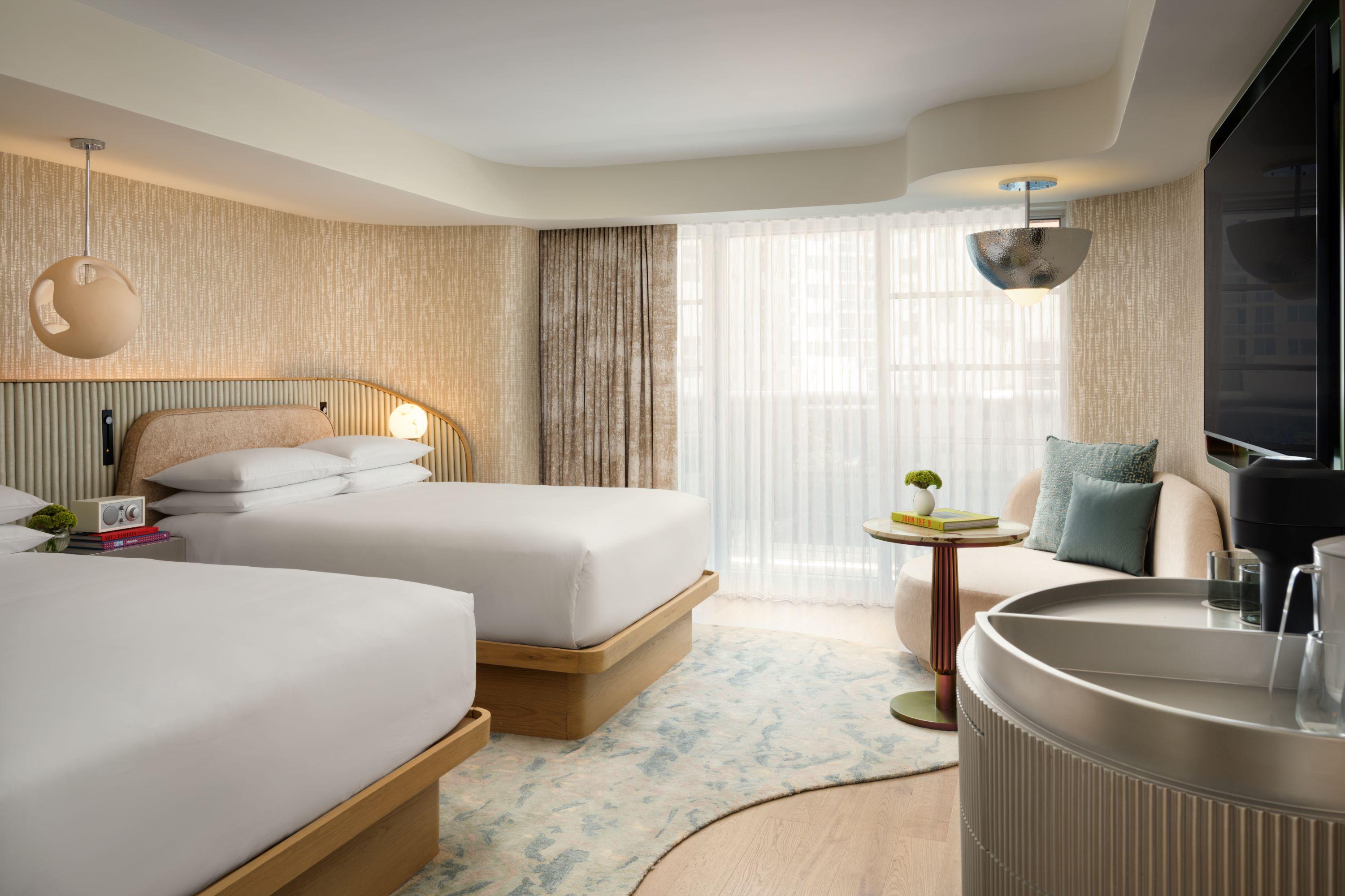 2 Queen Beds