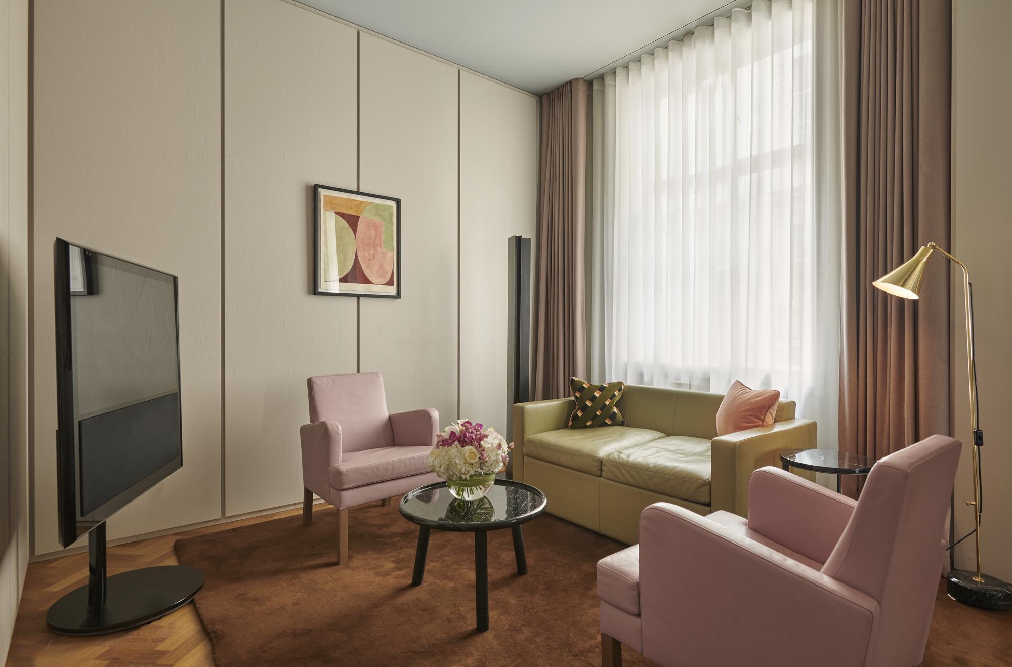 Deluxe Suite