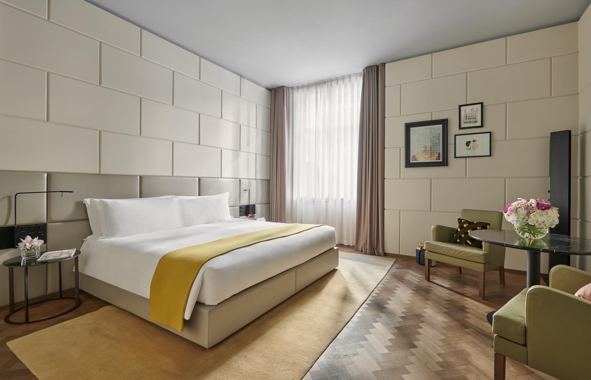 Grand Superior Room