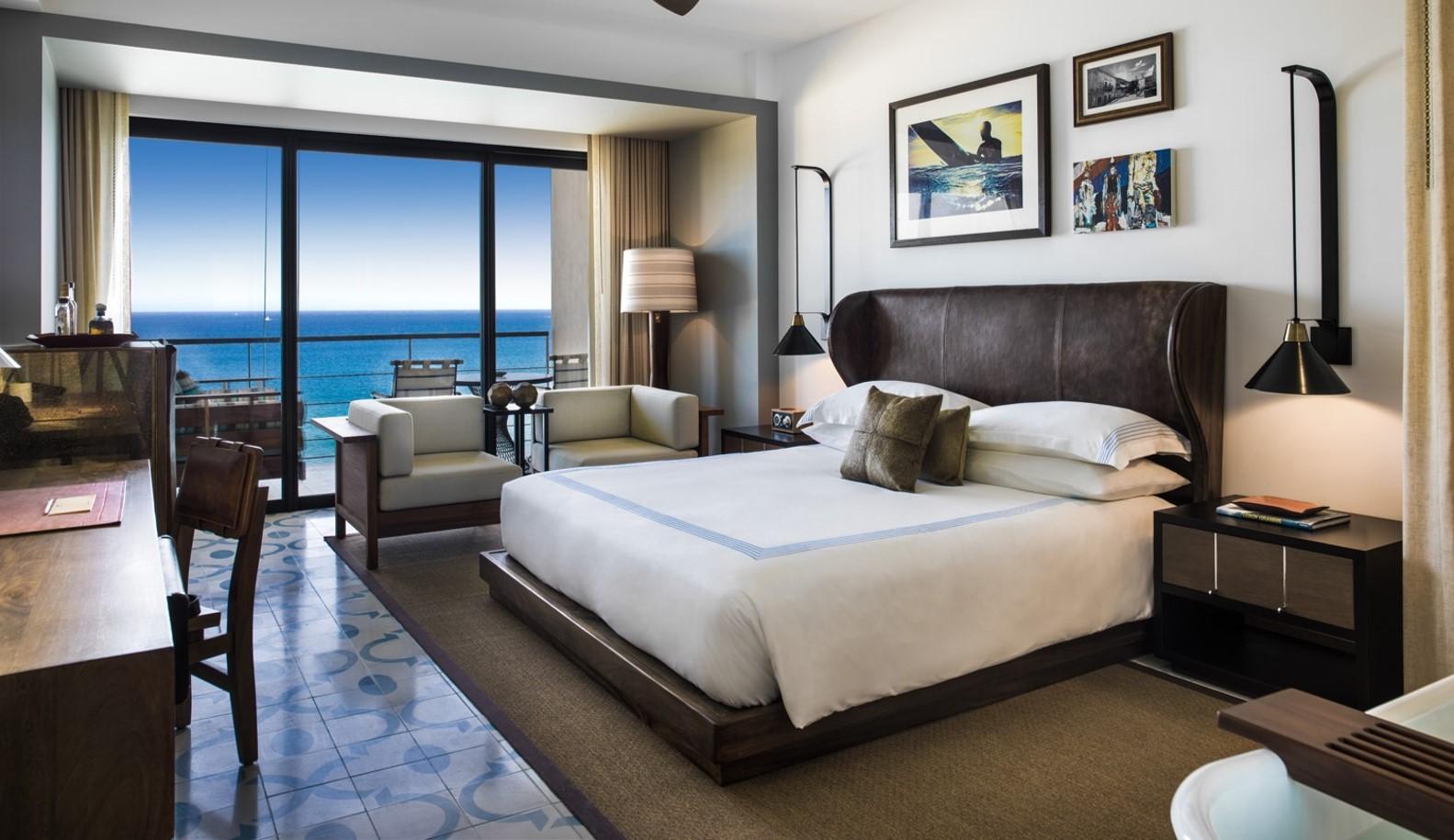 Deluxe King Guestroom