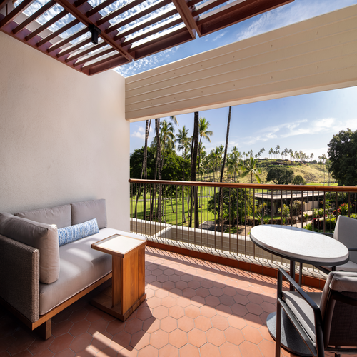 Main Tower Golf Vista Deluxe 1 King / 2 beds