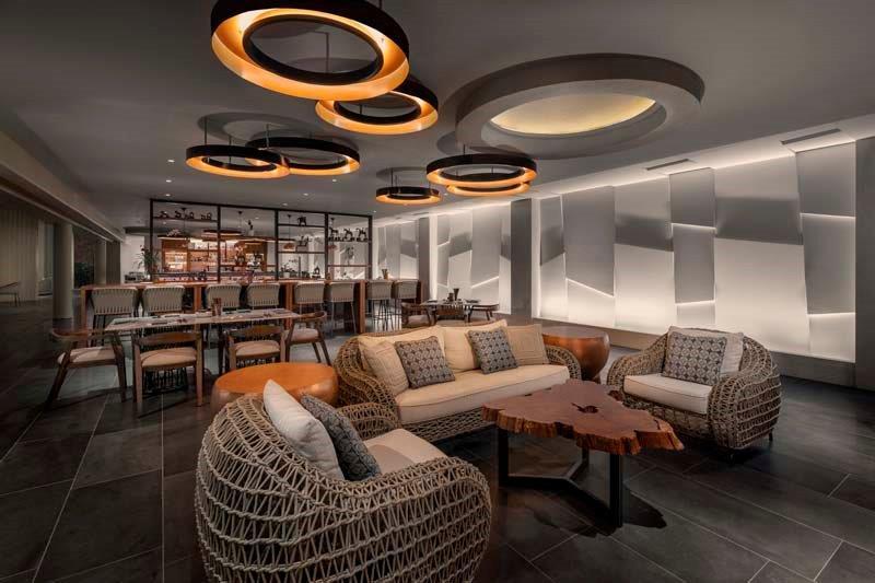Mauna Kea Beach Hotel, United States — Mauna Kea Beach Hotel - Copper Bar & Grill seating