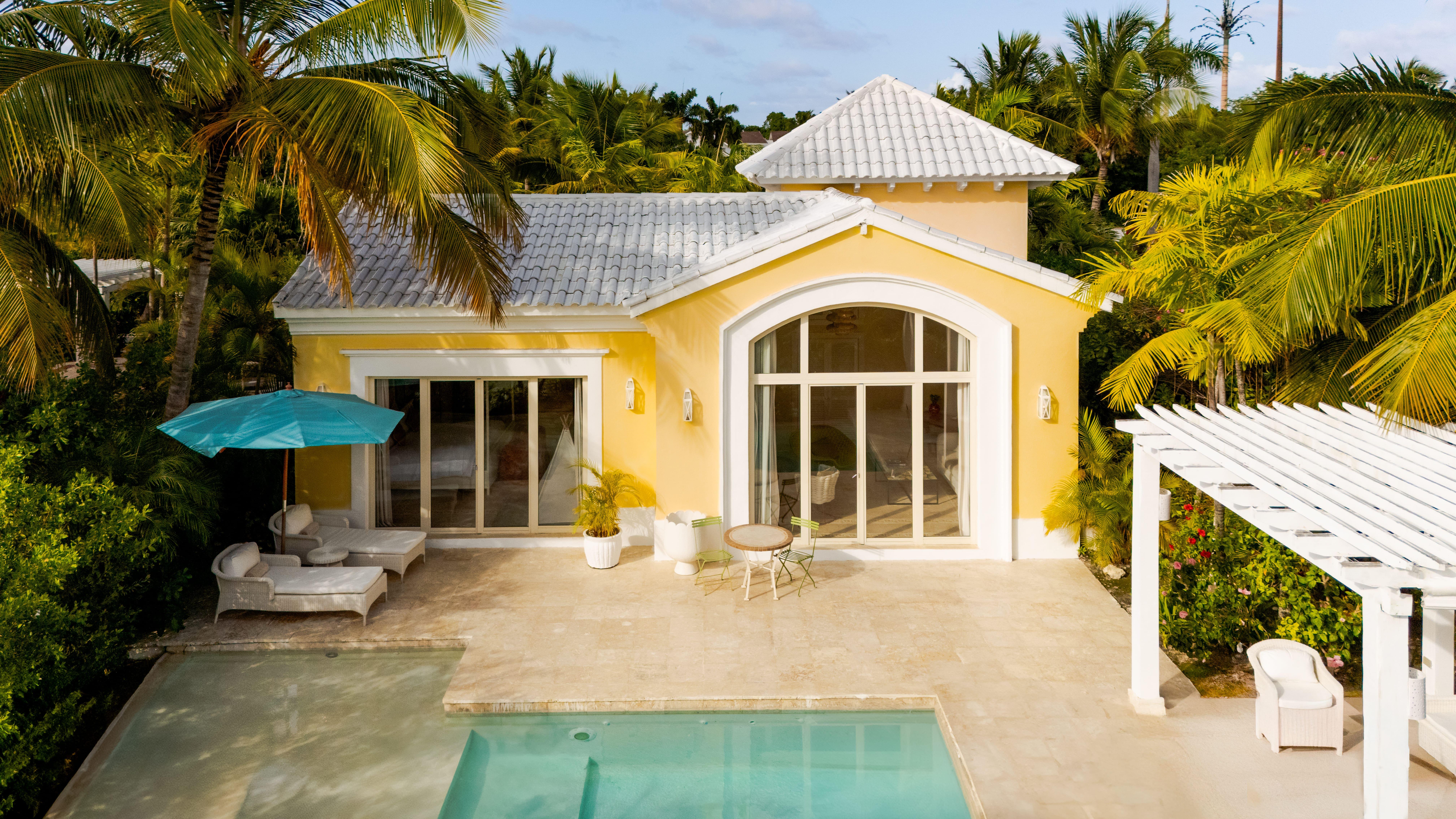 Luxury Pool Family Suites