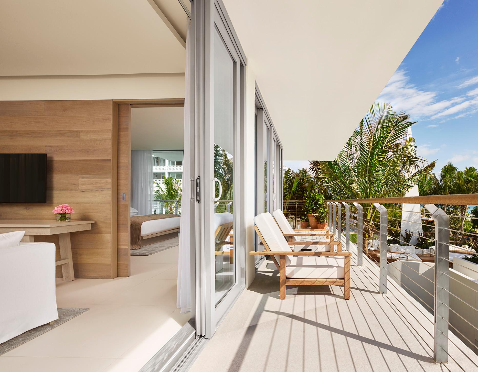 Bungalow Oceanfront Suite