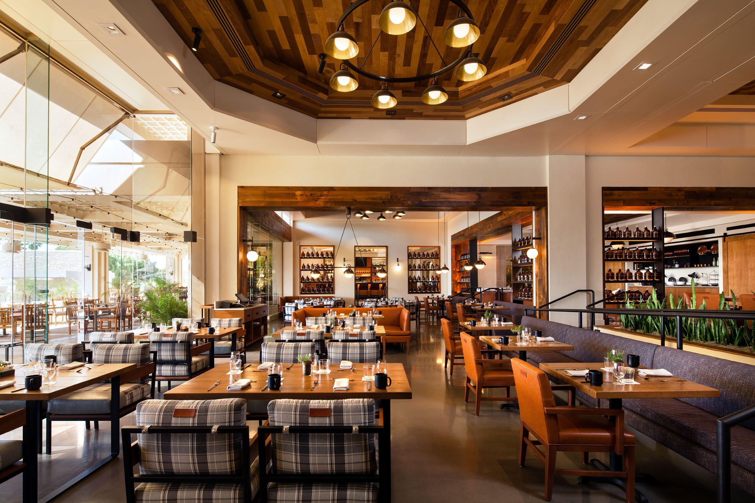The Phoenician, a Luxury Collection Resort, Scottsdale, United States — The Phoenician, a Luxury Collection Resort, Scottsdale - Mowry & Cotton Main Dining Room