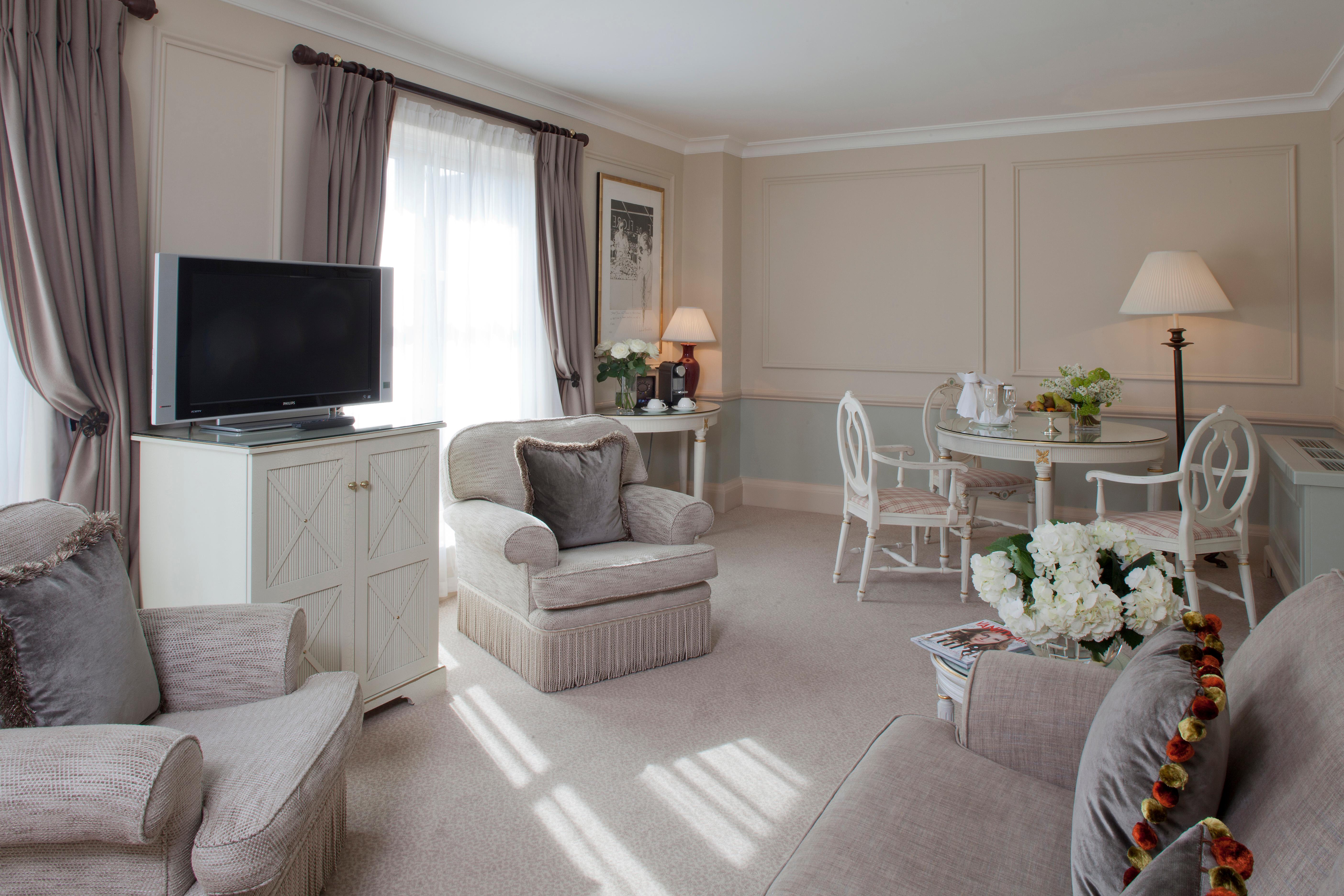 Garden Wing Suite (One Bedroom) - Garden Wing