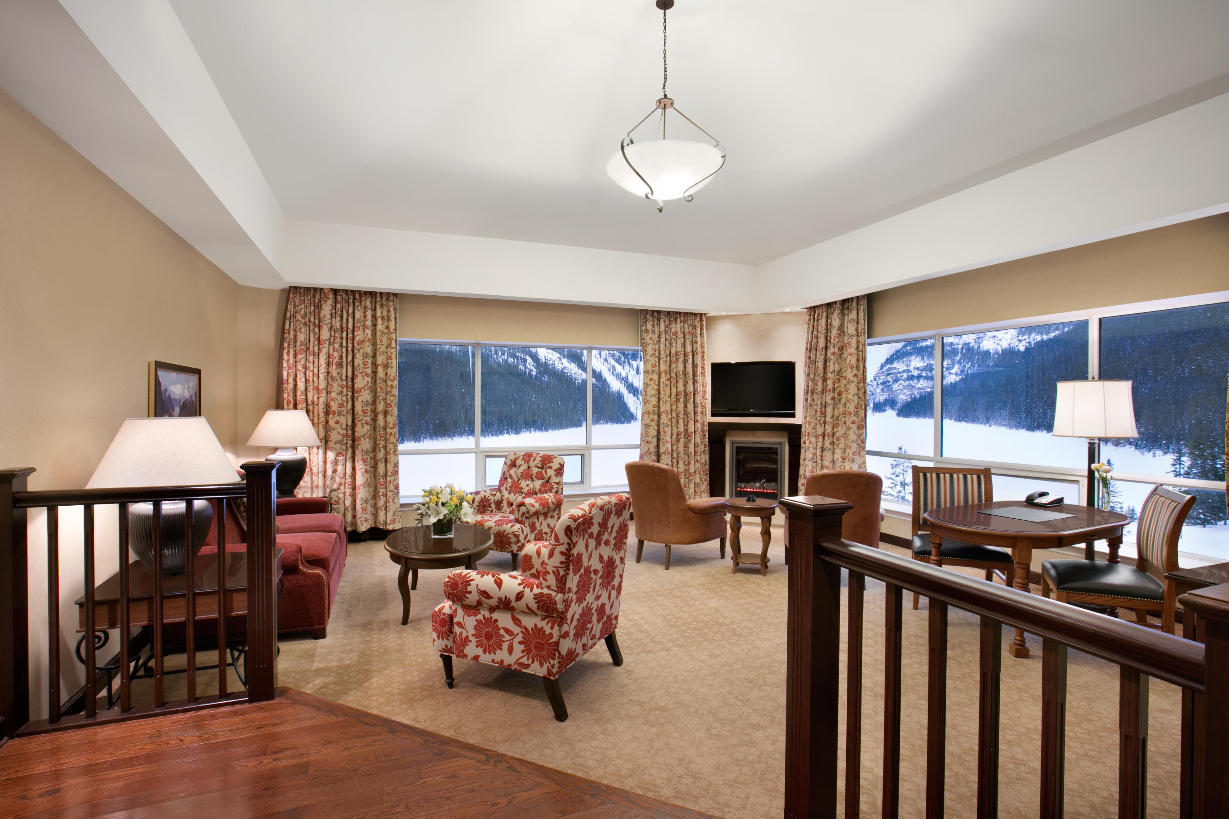 Fairmont Gold Signature One Bedroom Lakeview Suite
