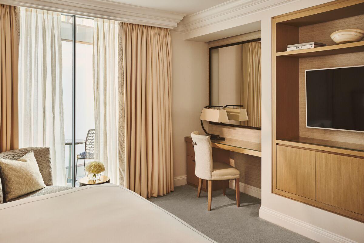 Courtyard Room