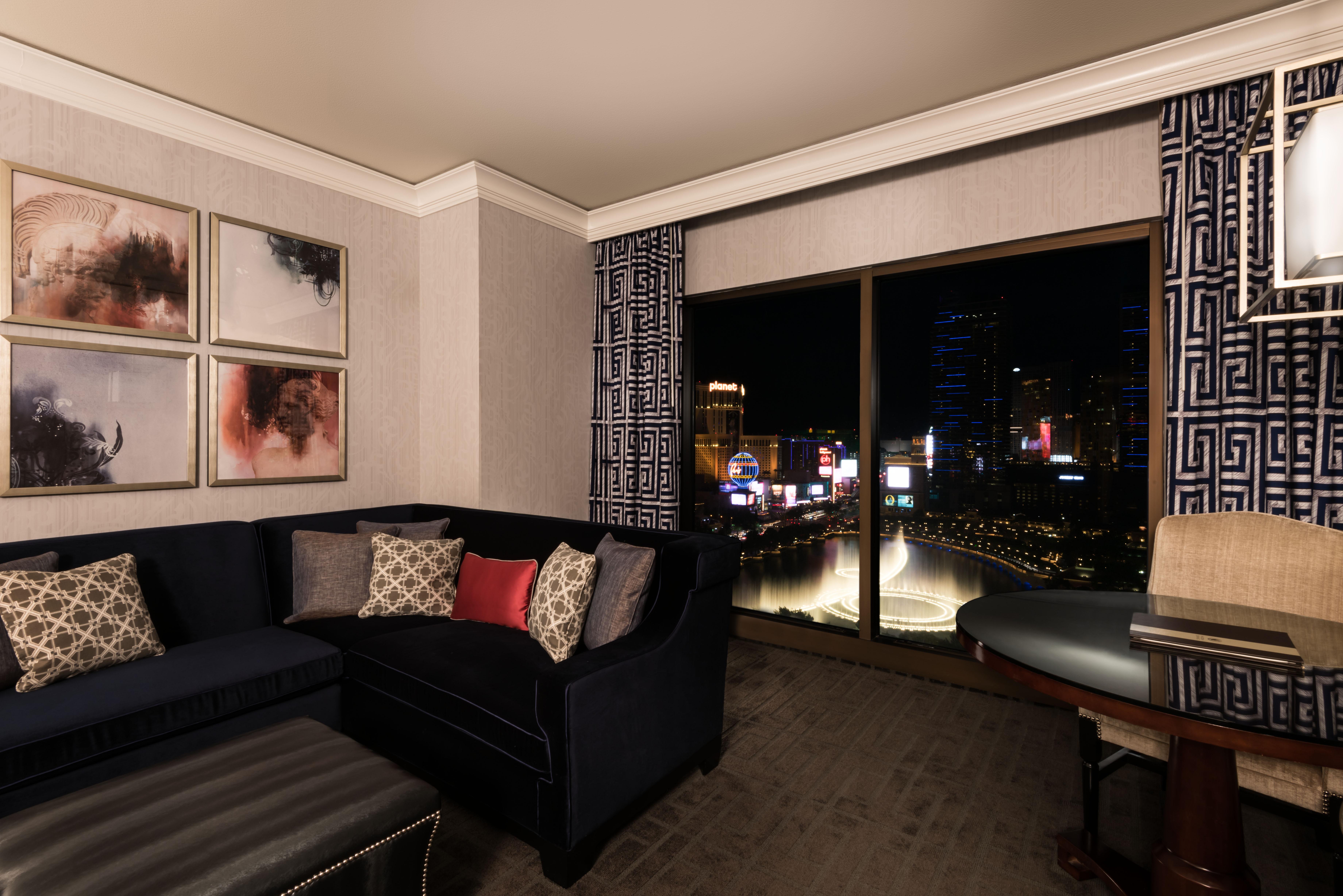 Augustus Premium Strip View, I King Smoking
