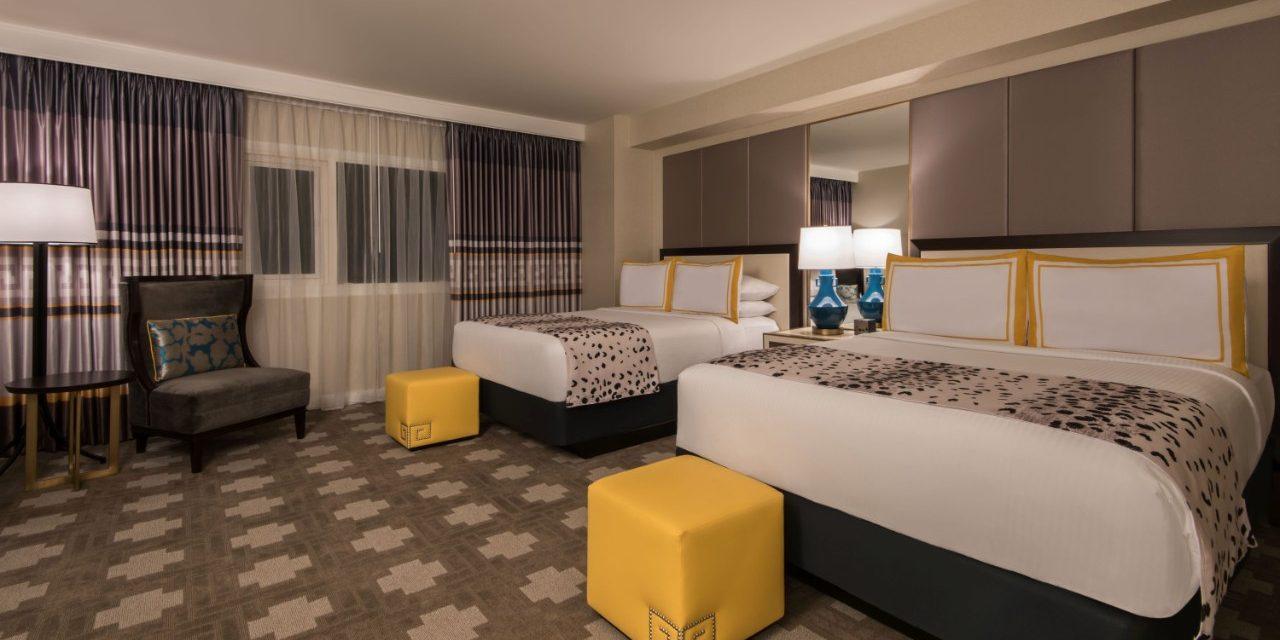 Julius Deluxe Room, 2 Queens Non-Smoking Mobility Roll-In