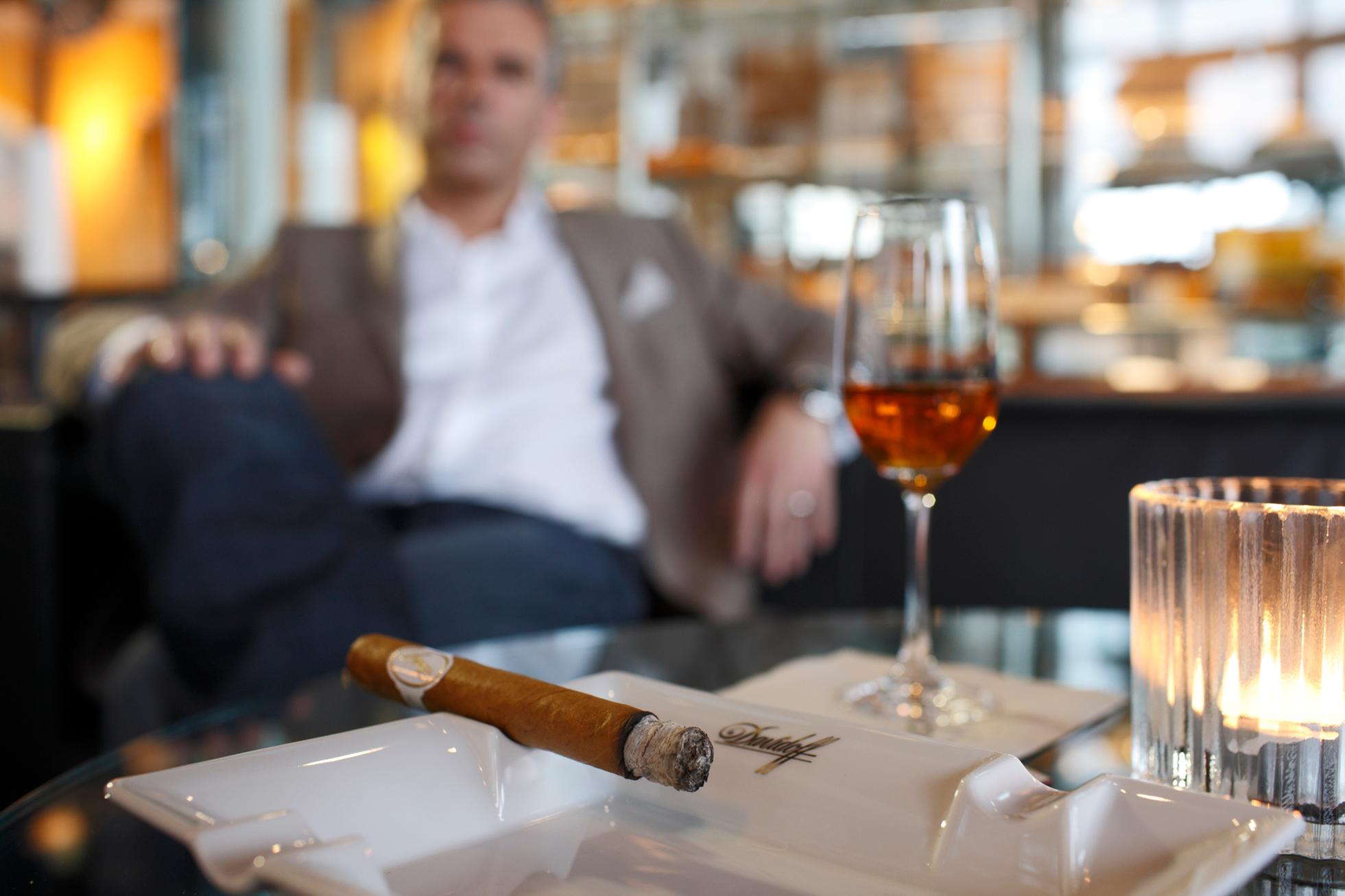 Victoria-Jungfrau Grand Hotel & Spa, Switzerland — Victoria-Jungfrau Grand Hotel & Spa - Salon Davidoff