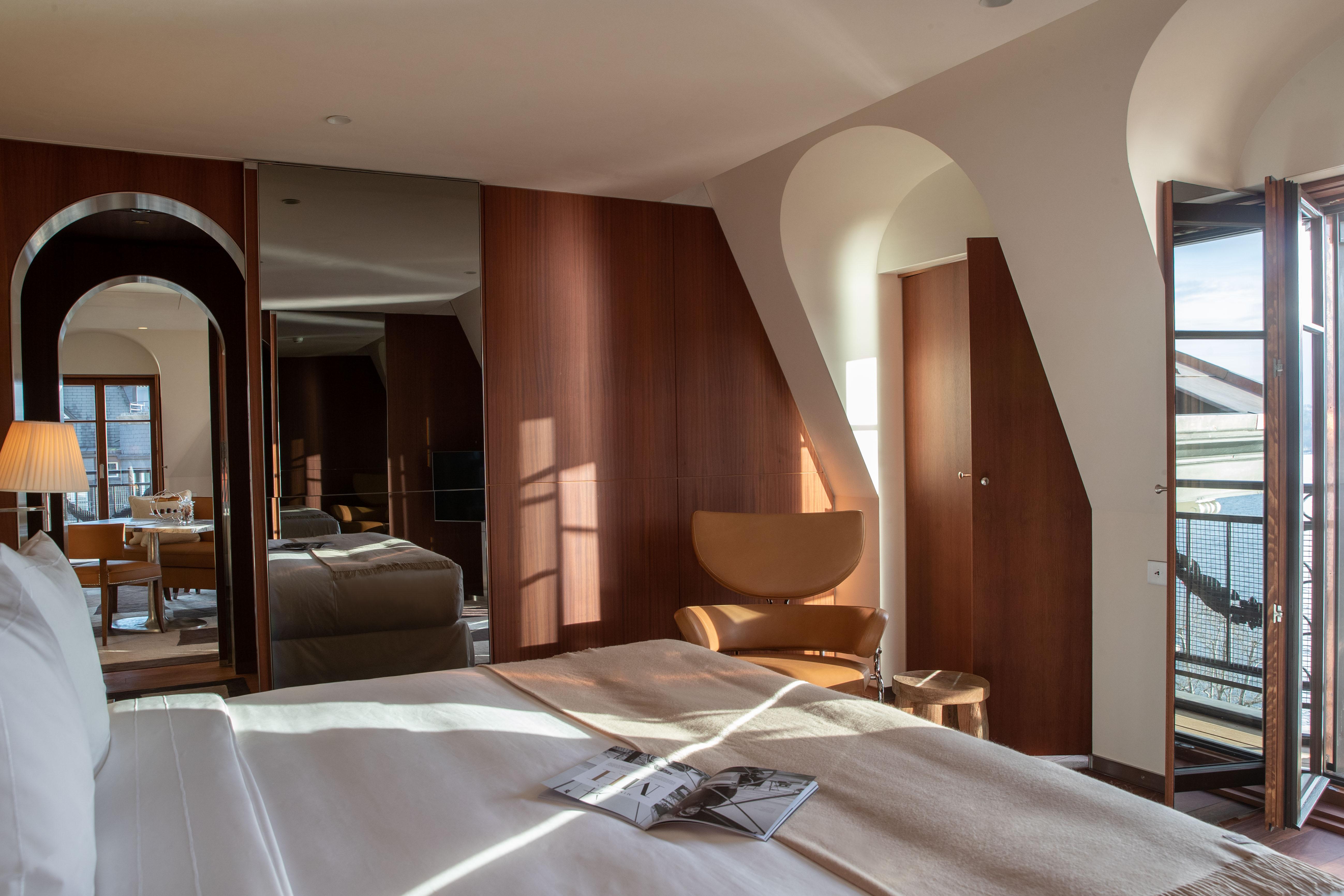 2 Bedroom Lake View Suite