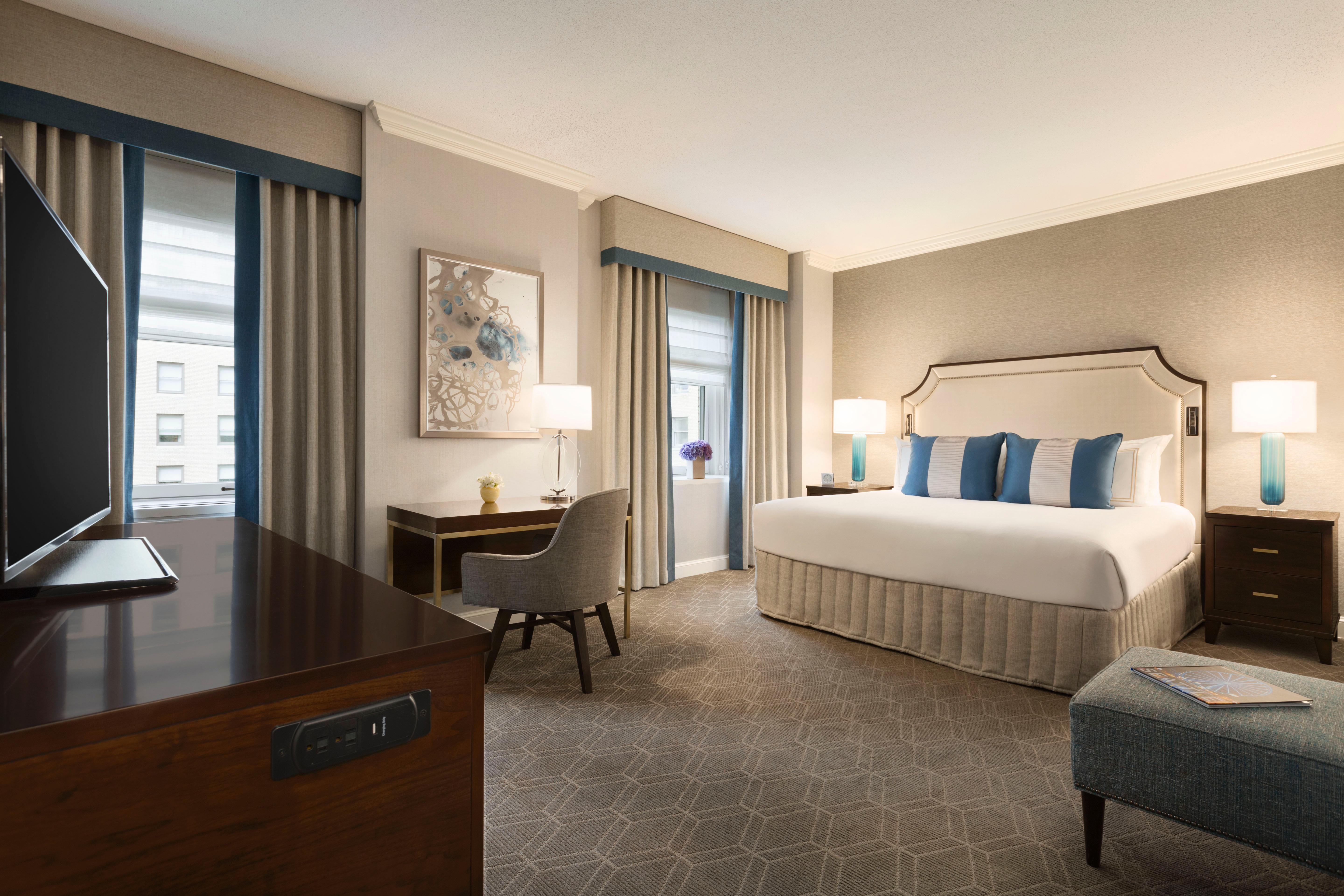 Deluxe Room 1 King