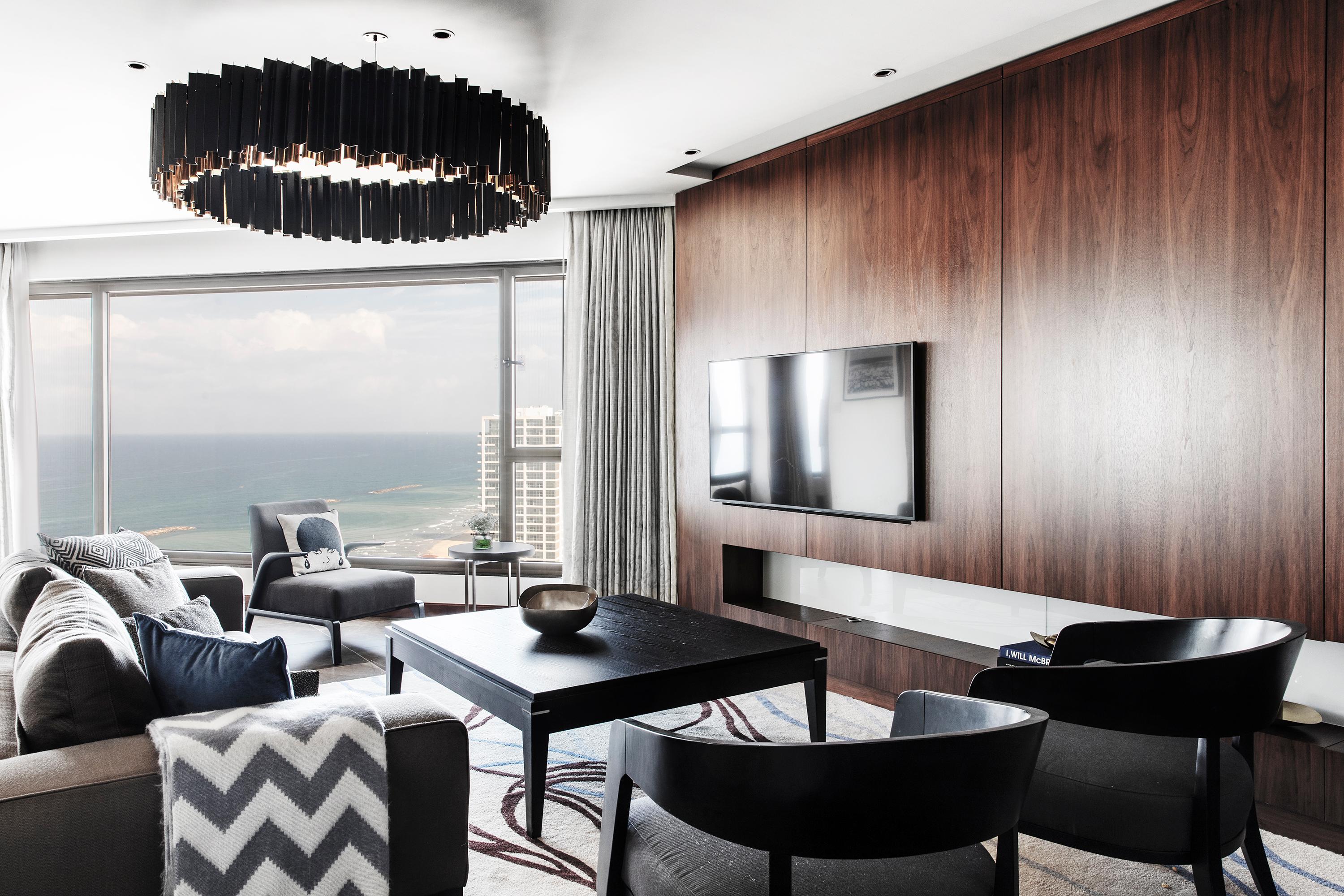 One Bedroom Royal Suite