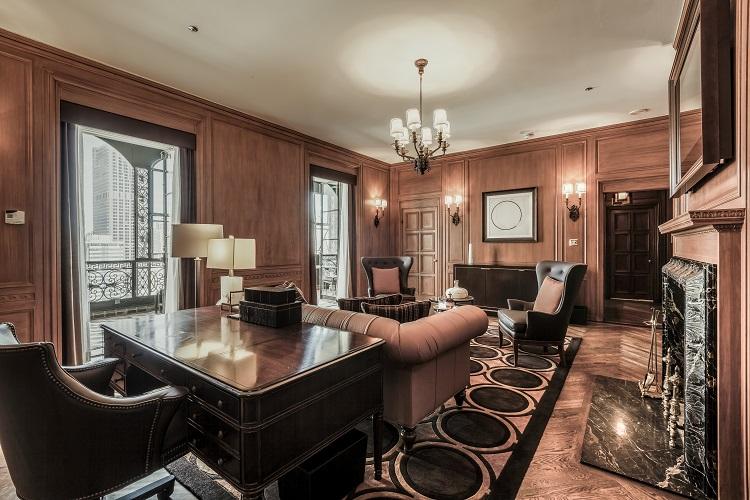 Buckingham Balcony Suite