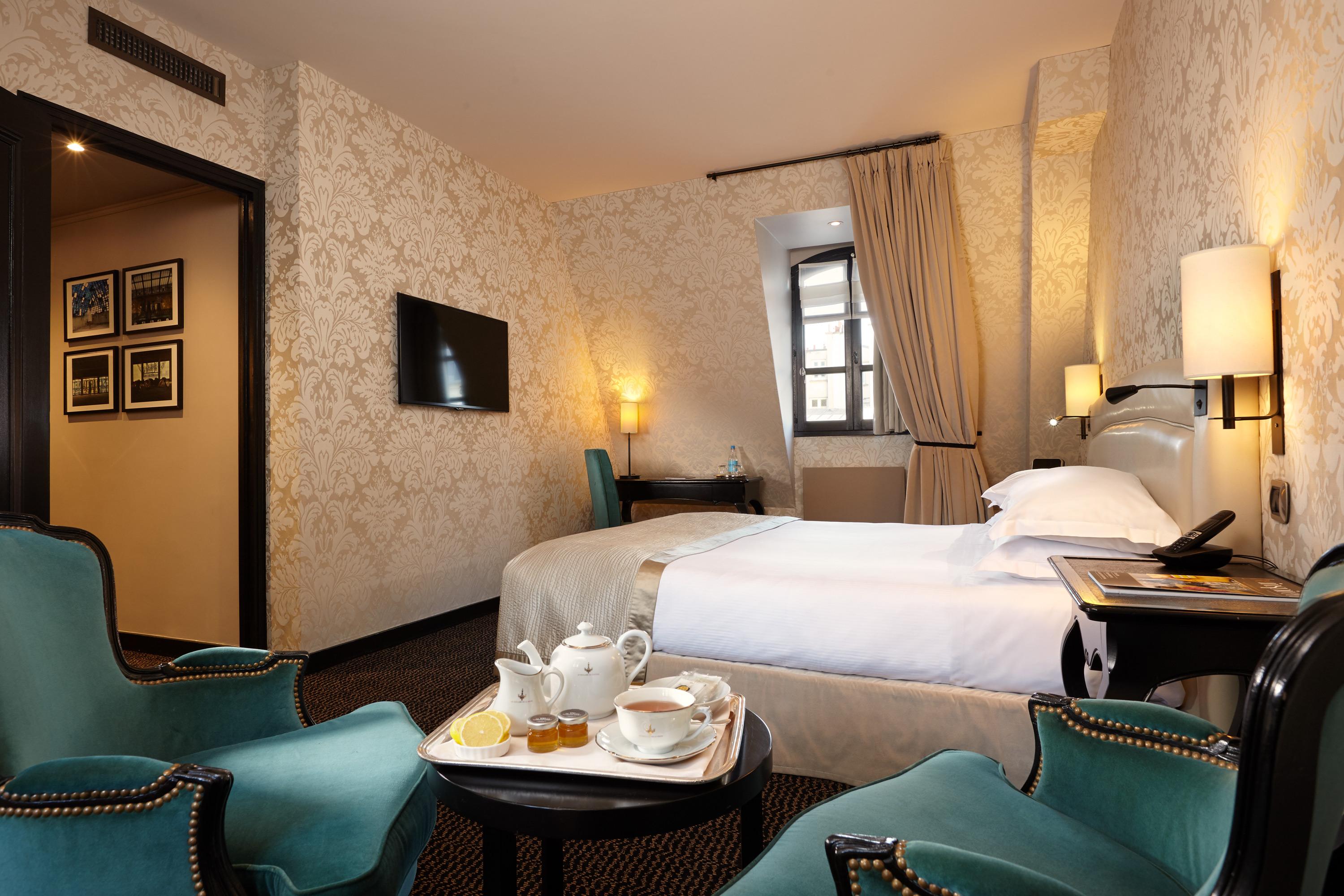 Quadruple room