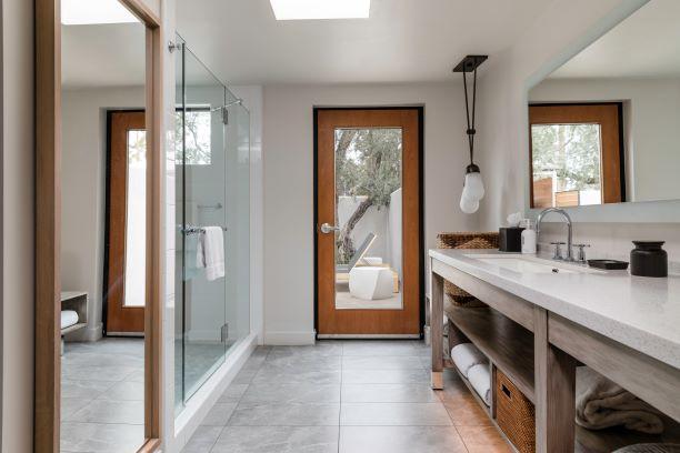 Saarinen Cabana King (485 sq ft)