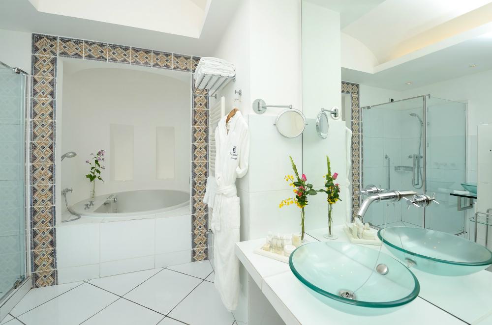 Executive Partial Sea View Double Room (BAQ)