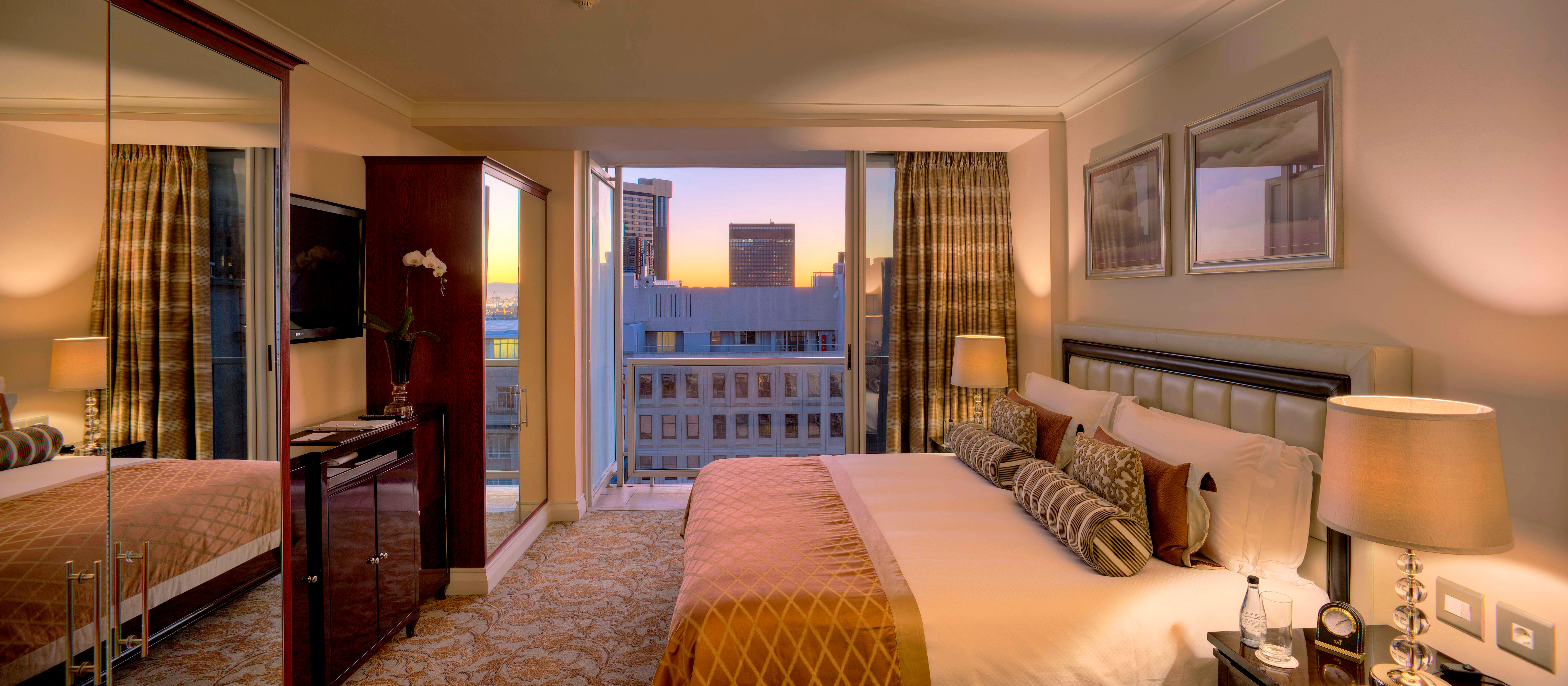 Luxury City Facing Room - Tower Wing - King Bed