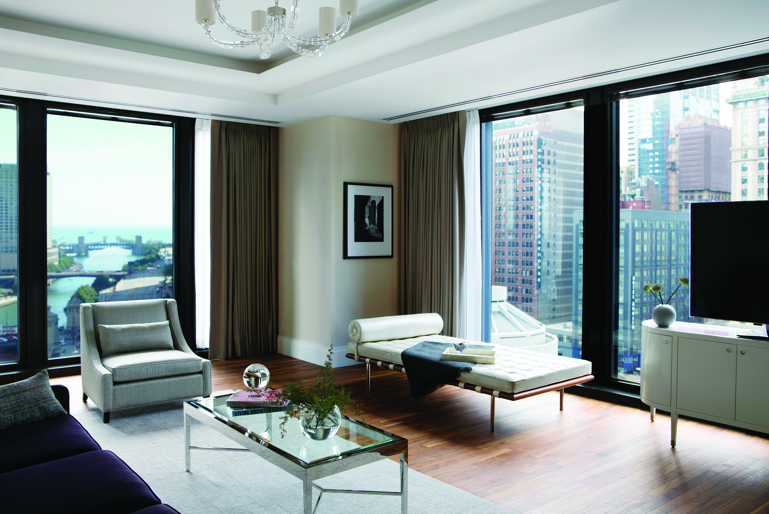 One Bedroom Club Lake View Suite