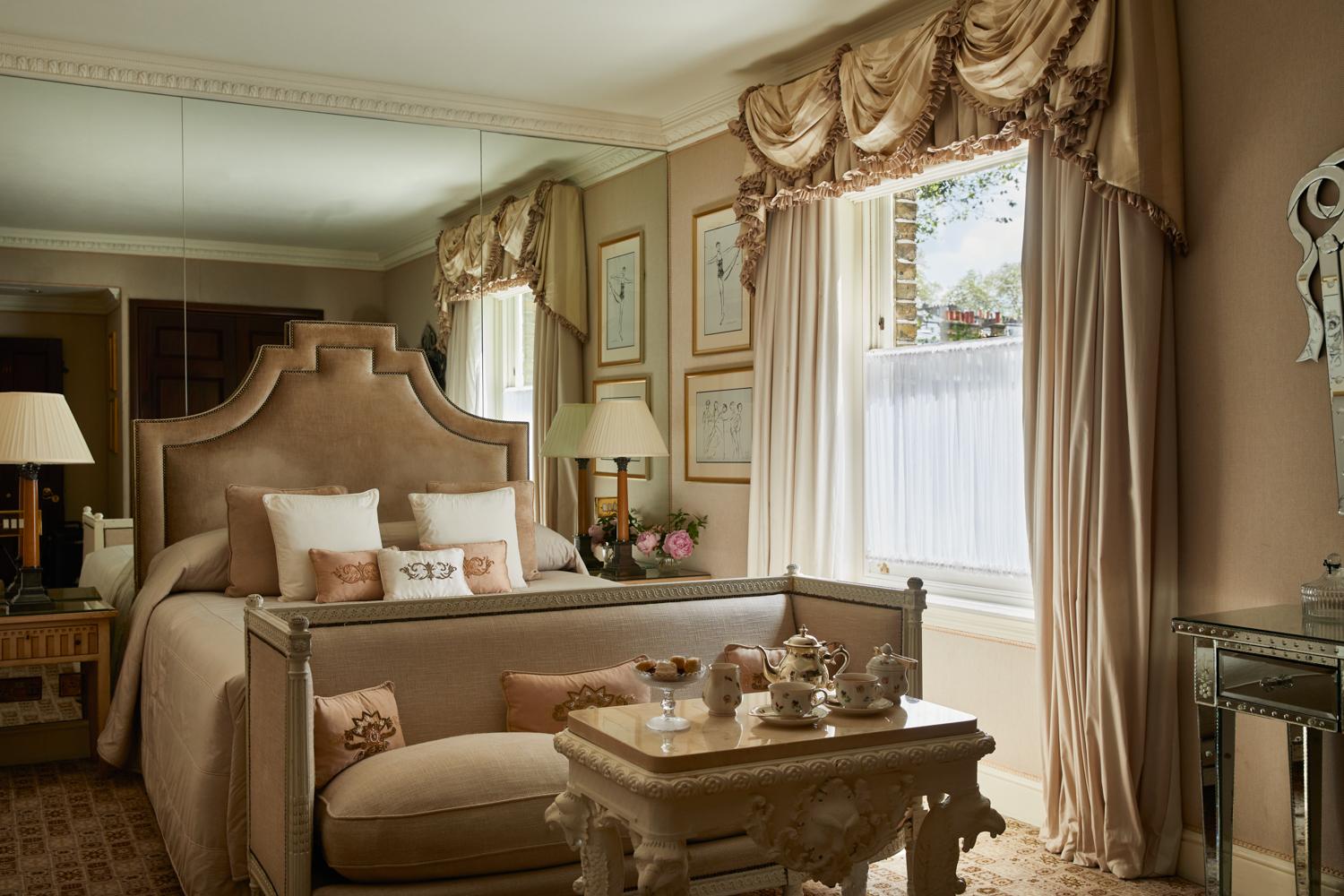 Deluxe Queen Room