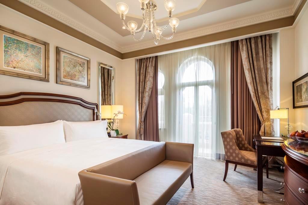KING SUPERIOR ROOM WITH BALCONY
