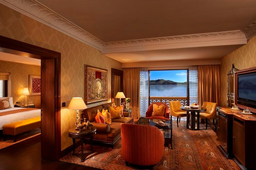 Luxury Suite