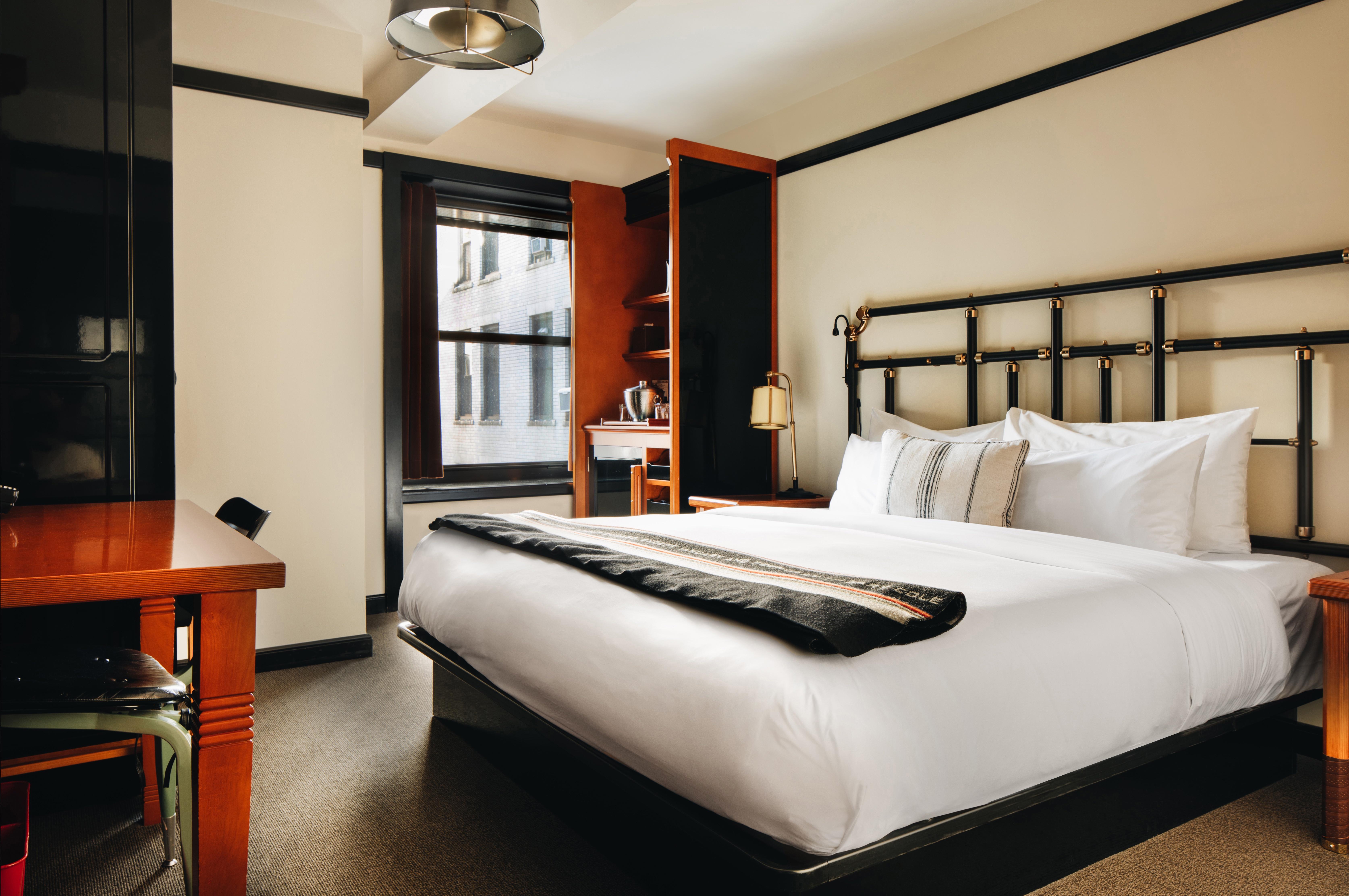 1 King Bed