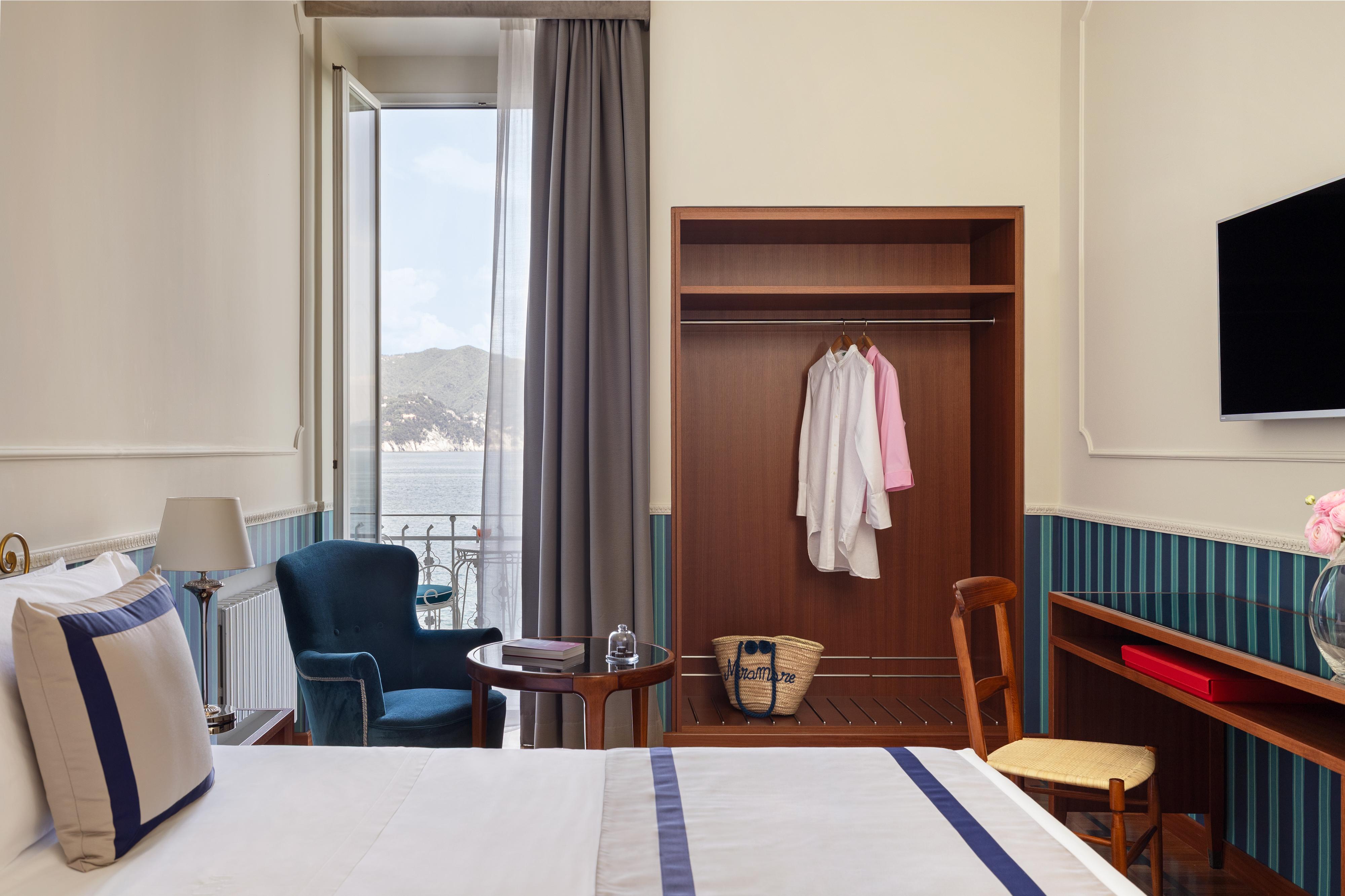 Deluxe Room Sea View with balcony