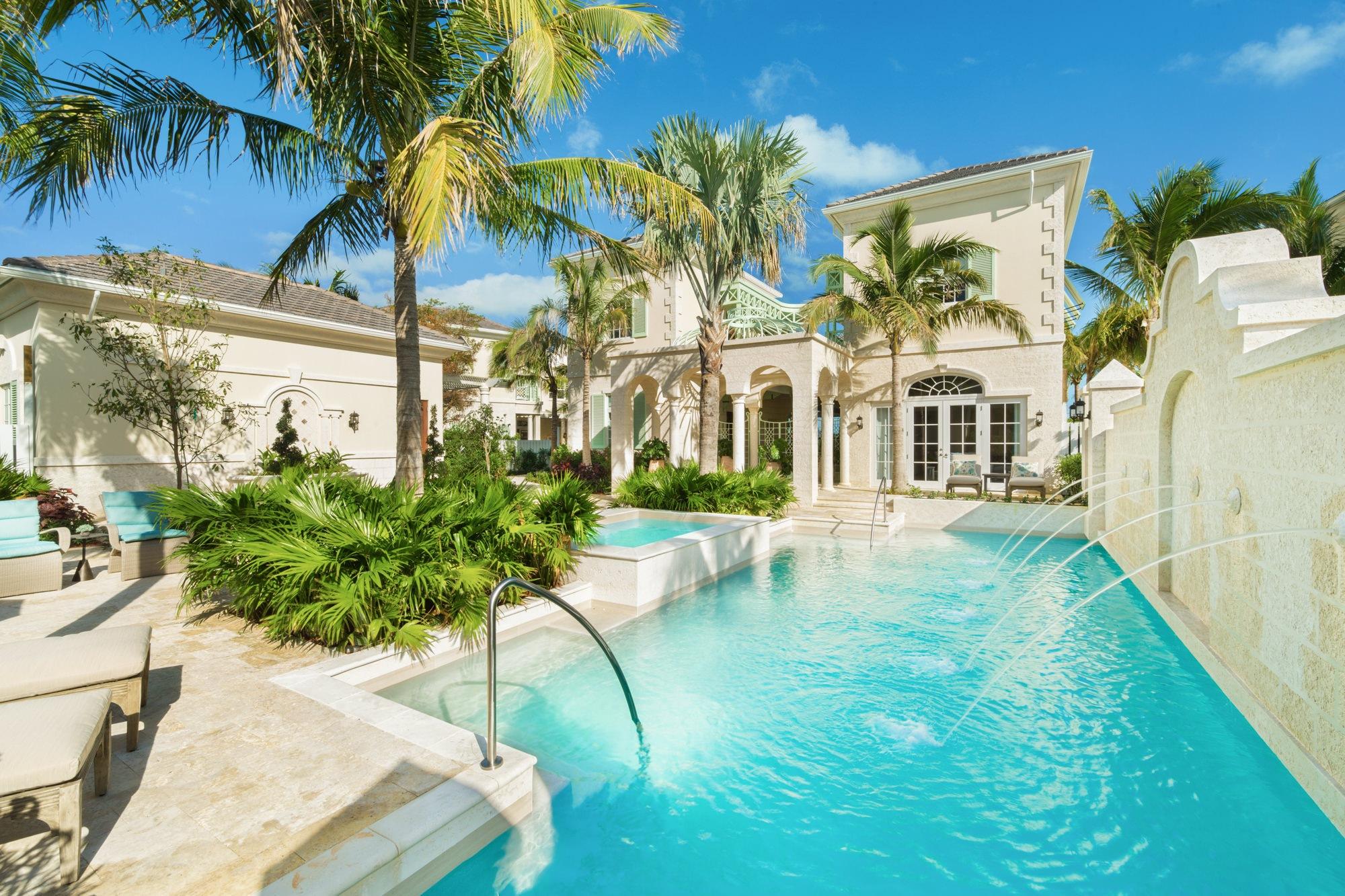 FIVE-BEDROOM PRIVATE VILLA - OCEAN FRONT