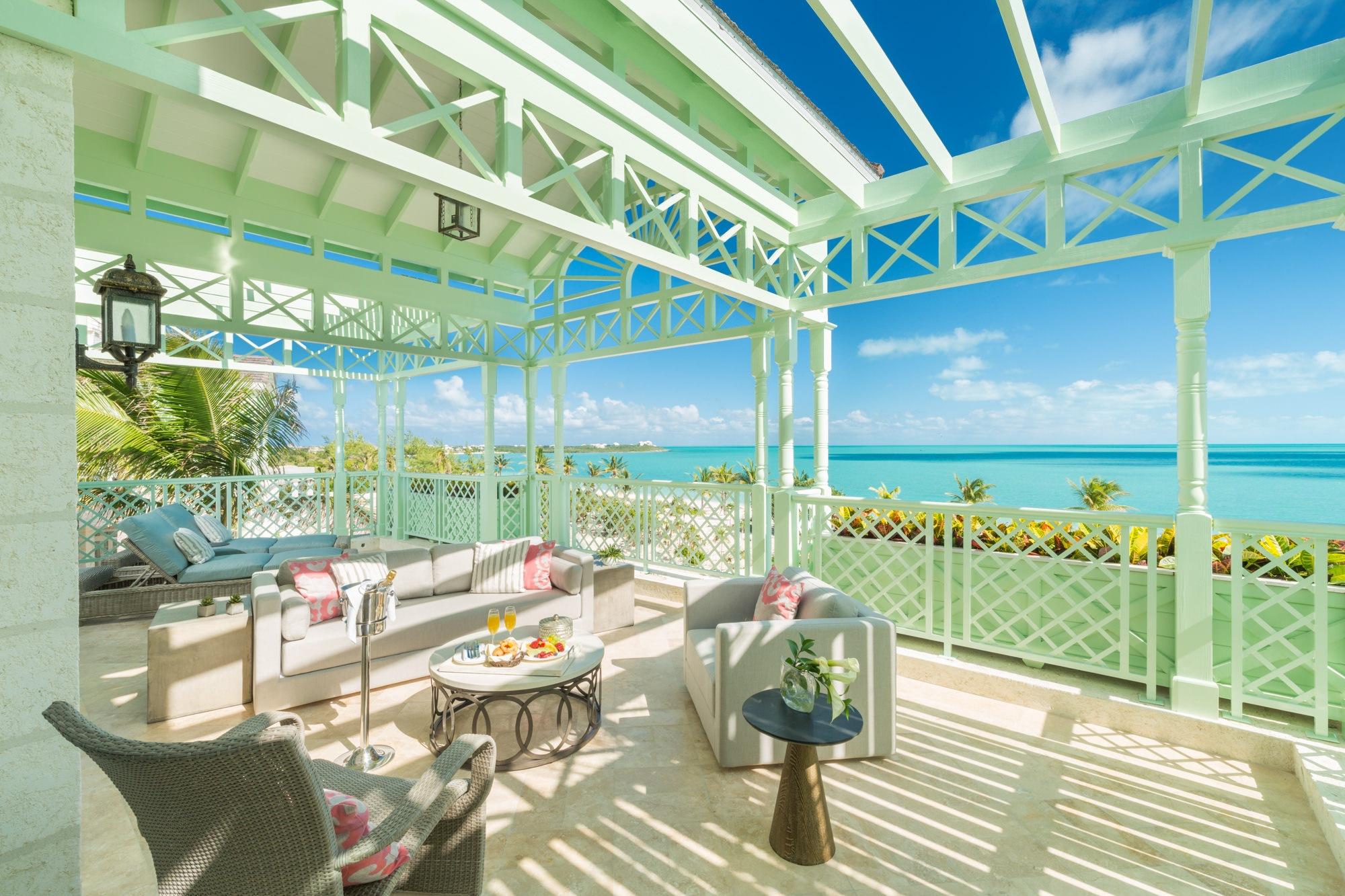 FOUR-BEDROOM PRIVATE VILLA - OCEAN FRONT