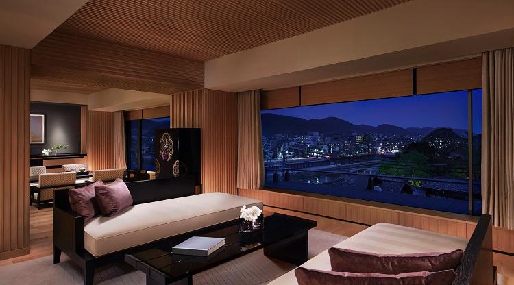 Corner Suite Tatami