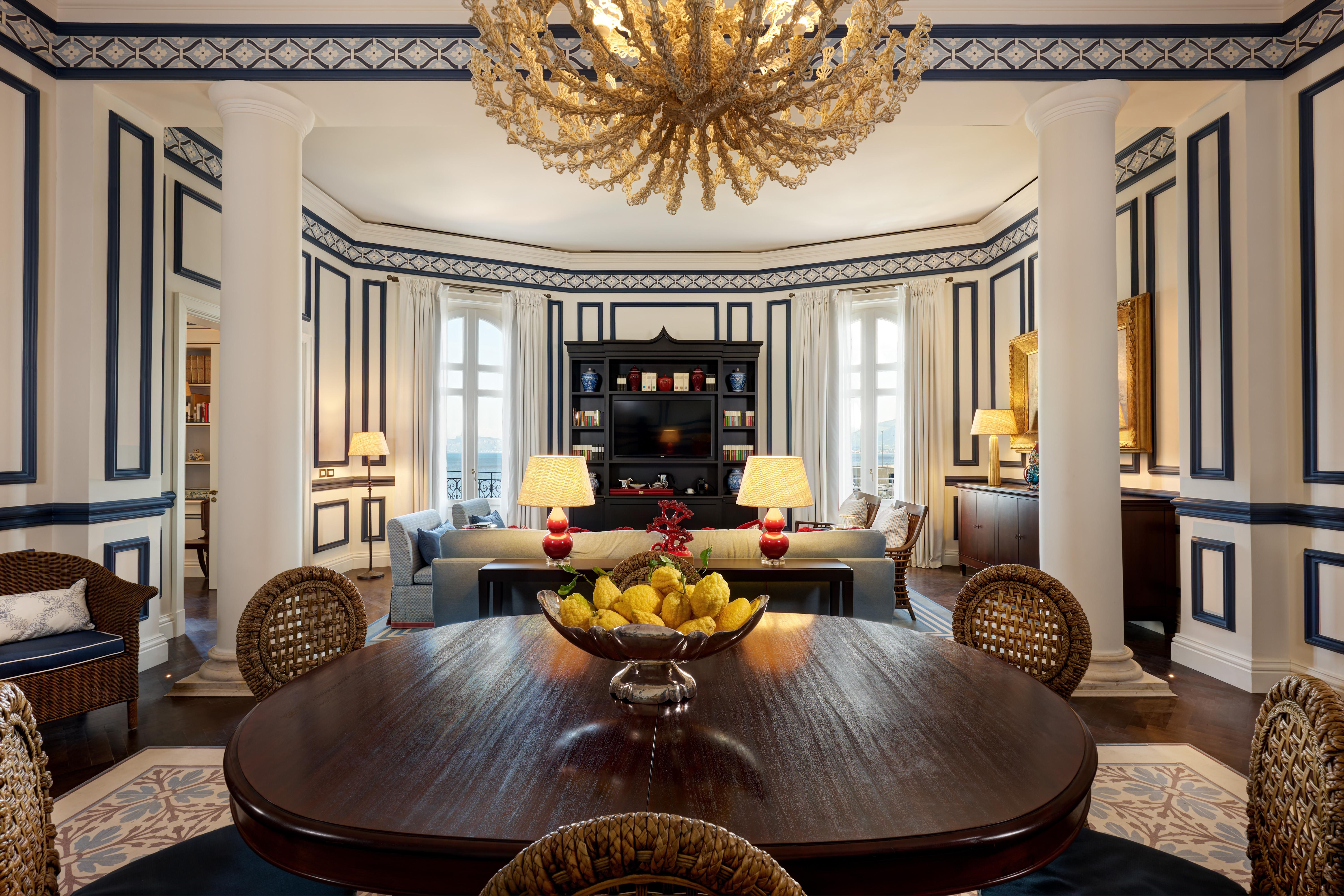 Donna Franca Suite with Terrace and Sea View