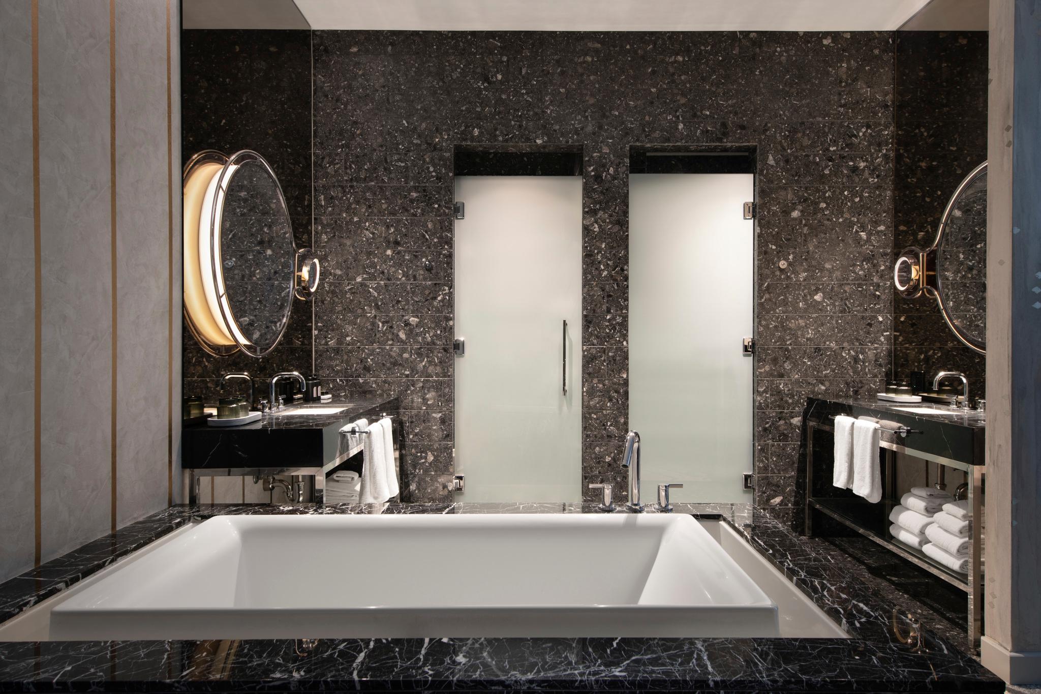 Penthouse Suite