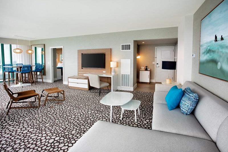 CORNER SUITE
